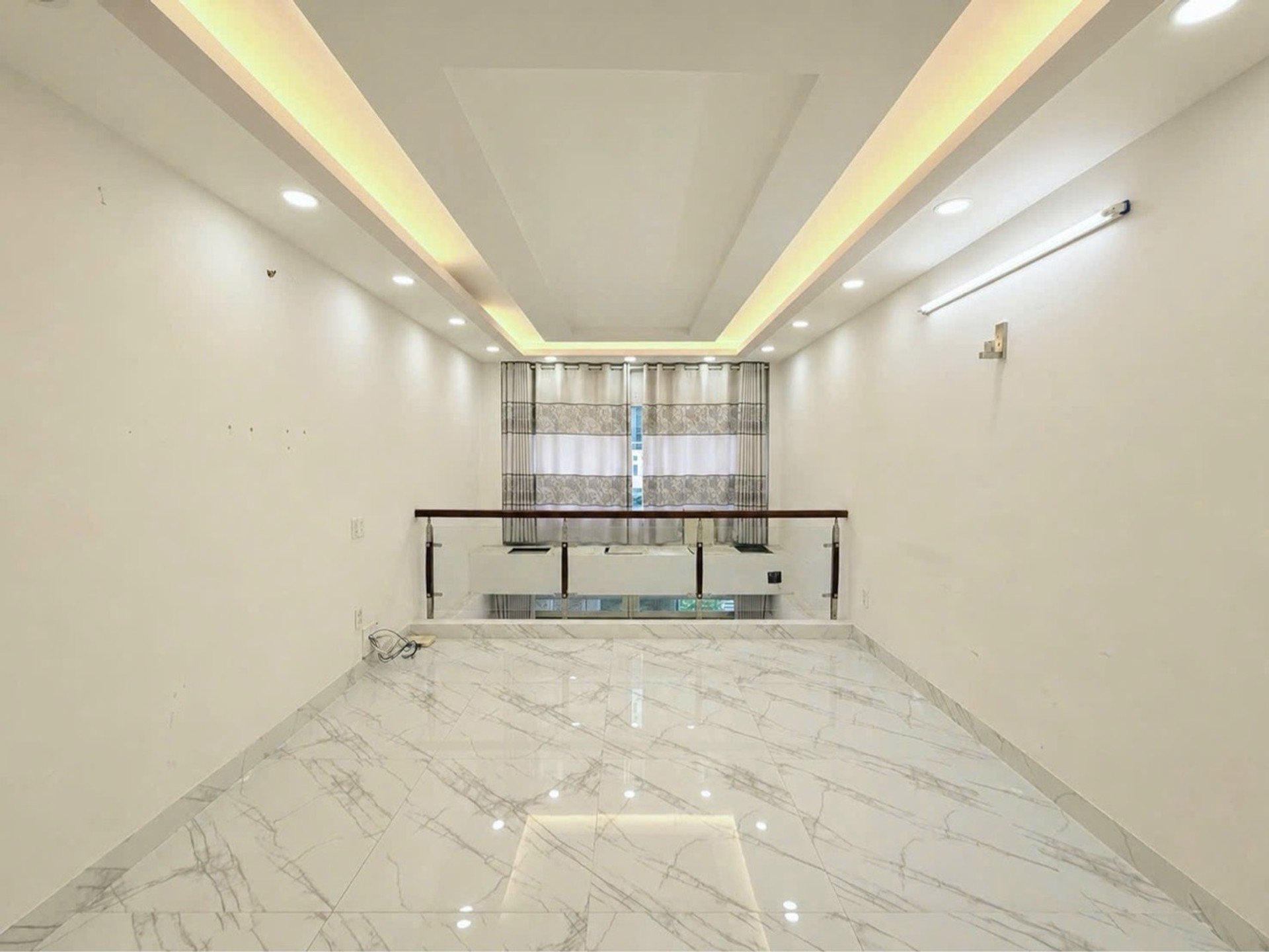Nhà 5 tầng mới đẹp hẻm ôtô, giá hấp dẫn tại Bình Lợi