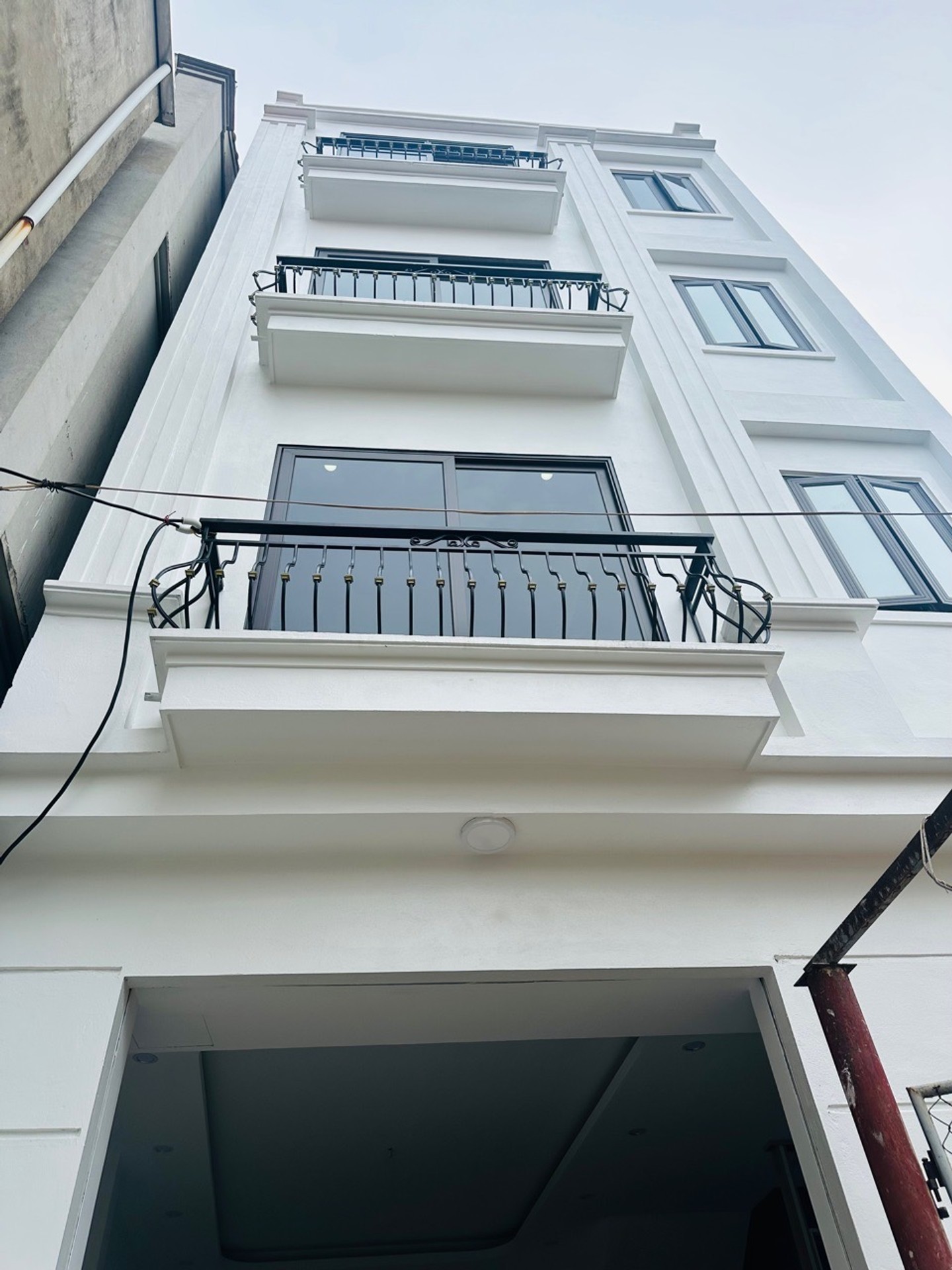 Bán nhà 4 tầng hiện đại tại trung tâm Hoài Đức, gần vành đai 4
