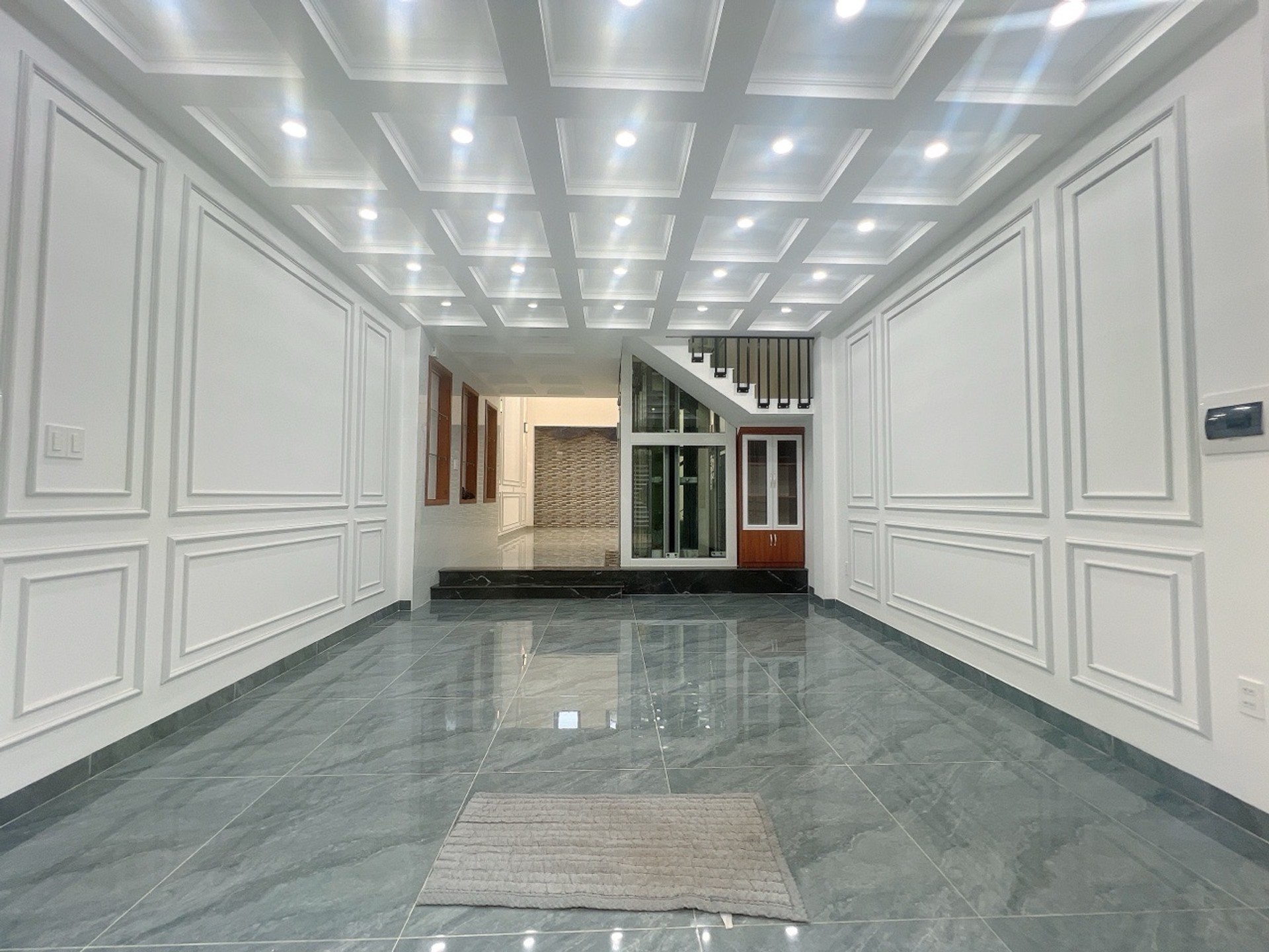NHÀ MỚI XÂY – THANG MÁY – HẺM Ô TÔ – GẦN CHỢ HIỆP BÌNH