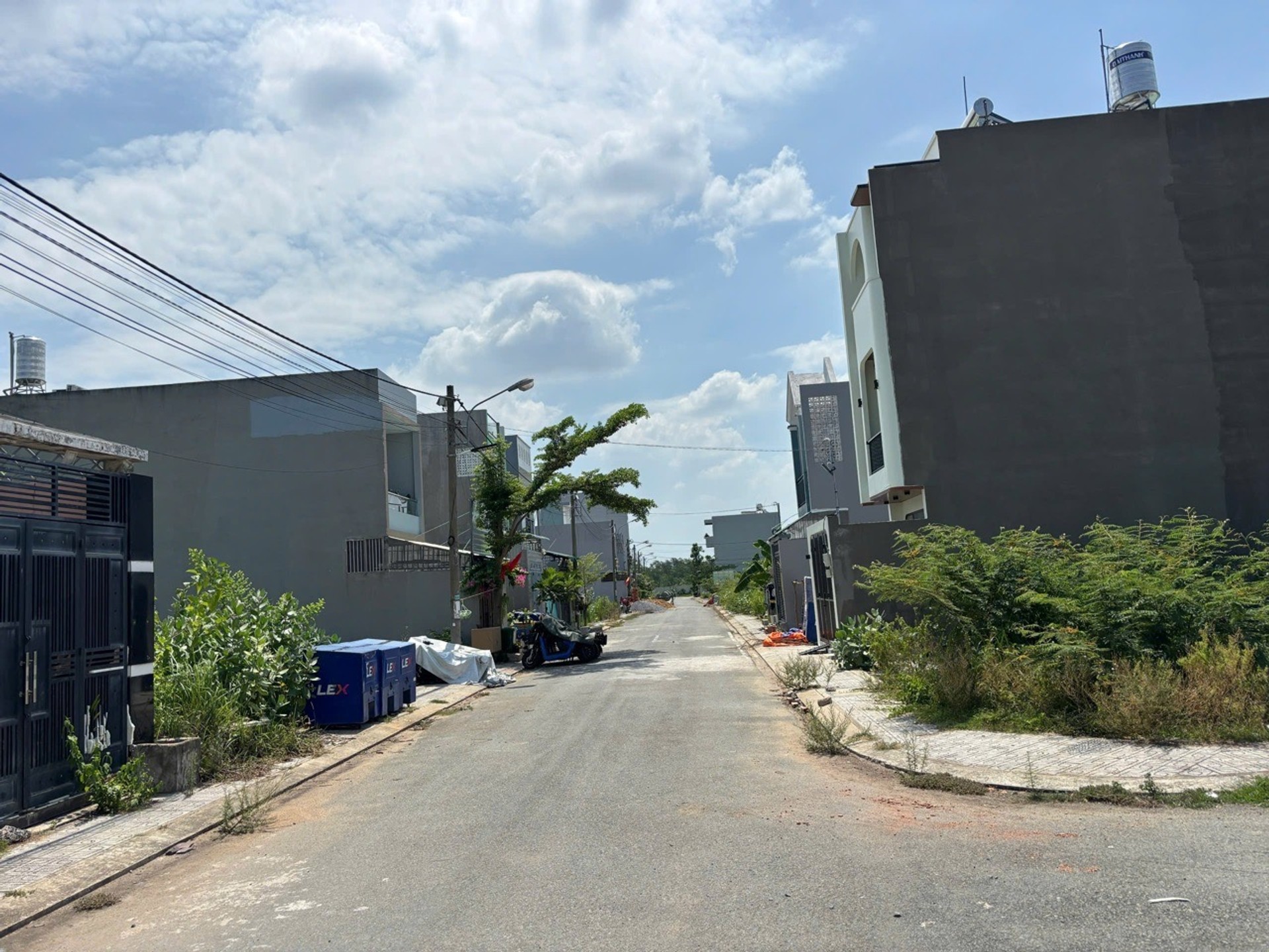Bán đất khổ lớn 26.462m2 mặt tiền rộng tại Long Phước Quận 9