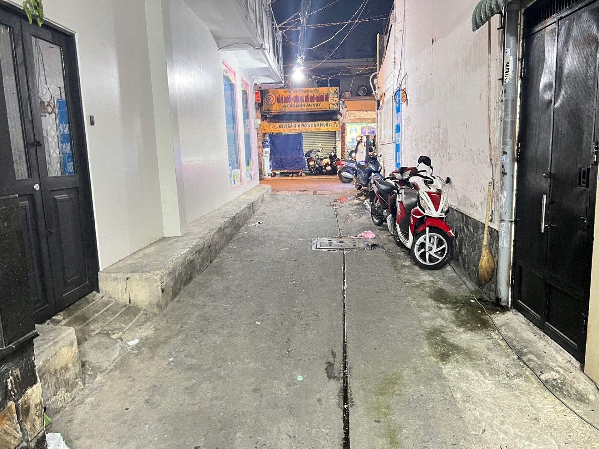 Nhà 4 Tầng Trung Tâm Tân Bình, Hẻm Xe Hơi Đỗ Cửa