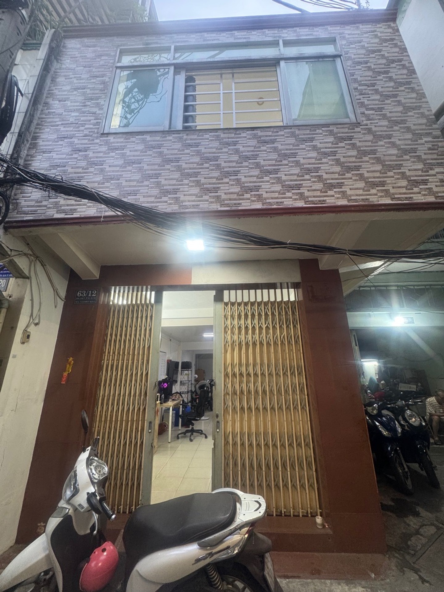 Nhà 2 tầng hẻm xe hơi Bà Hạt, Quận 10, Giá hạ sốc