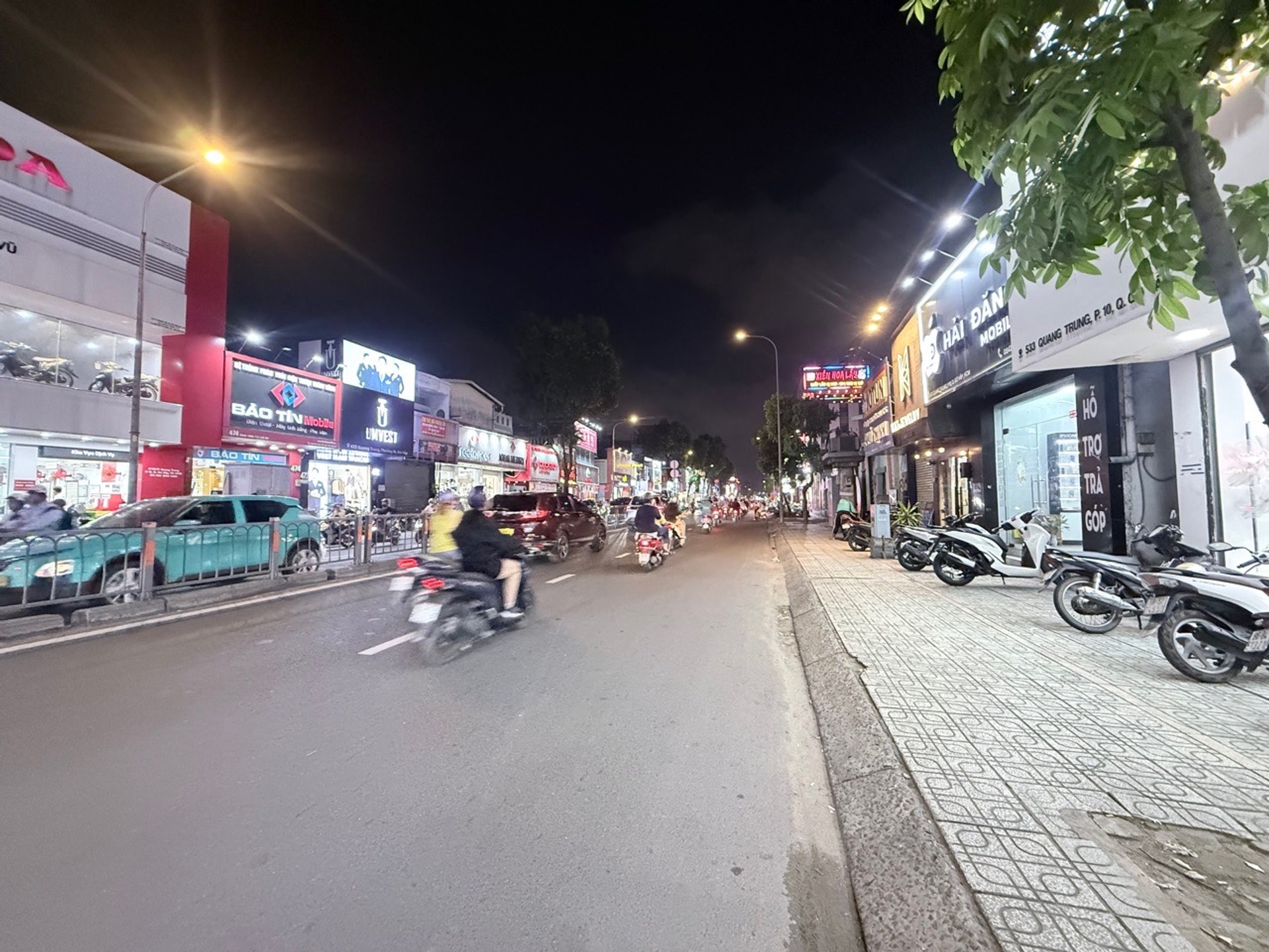 Bán nhà mặt phố Quang Trung ngang 10m, 200m2