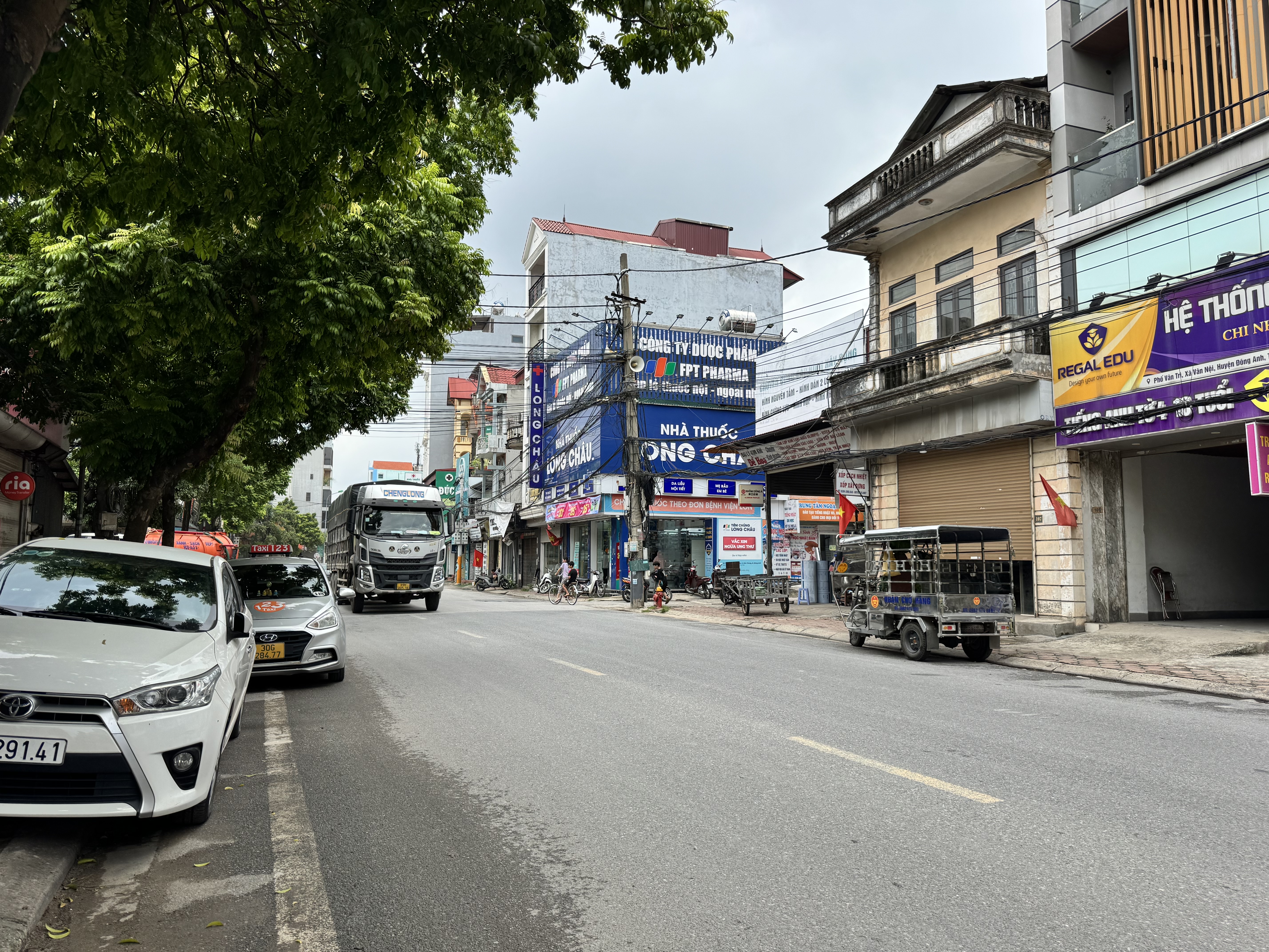 Bán nhà Vân Nội Đông Anh lô góc đường thông, oto tránh