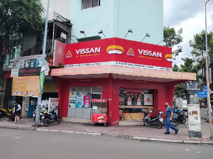 Bán nhà mặt tiền rộng, diện tích 67m2 tại trung tâm Quận 1