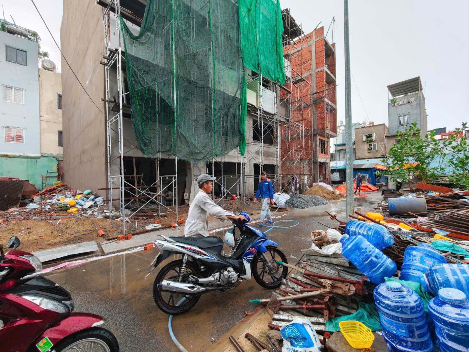 Đất Vuông Vức Sát Mặt Tiền Bùi Văn Ba, Sổ Riêng, Xây 5 Tầng Thoải Mái