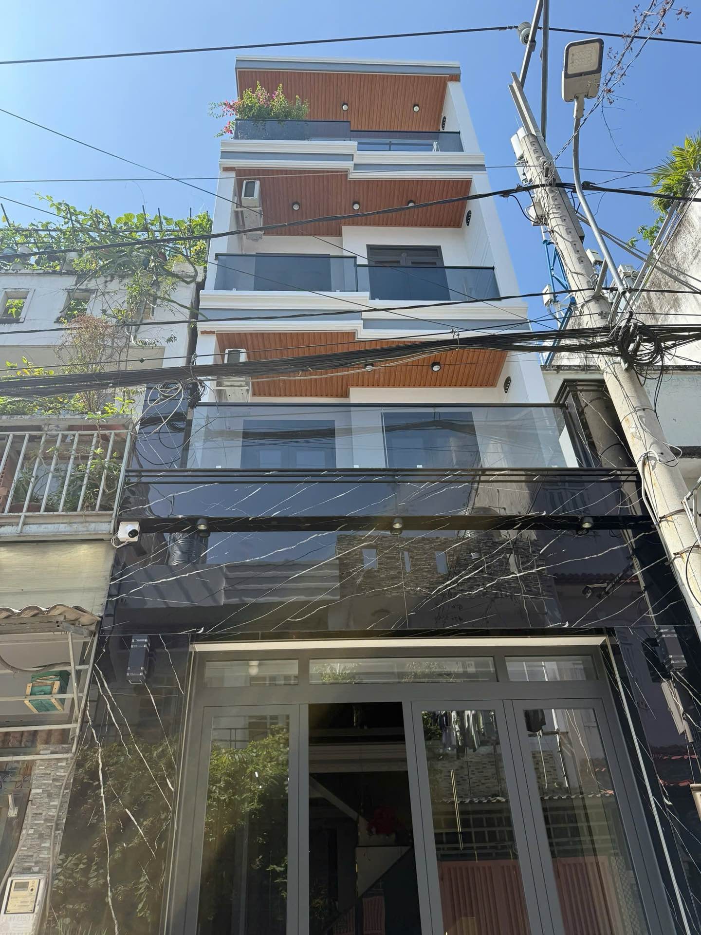 Cơ hội sở hữu nhà 4 tầng hẻm ô tô thông tại Đào Tông Nguyên với giá cực tốt