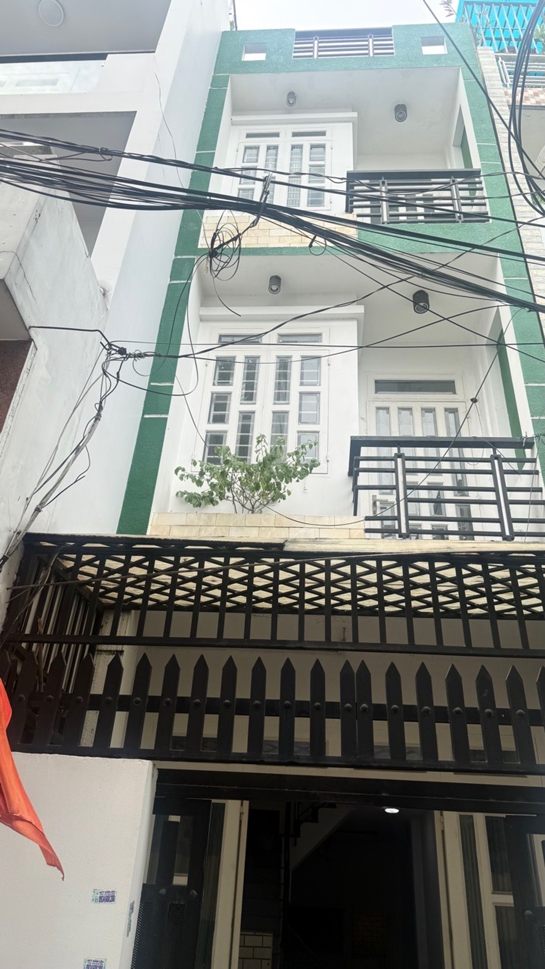 NHÀ 3 TẦNG - ĐƯỜNG XE TẢI THÔNG - 5P QUA QUẬN 6- QUẬN TÂN PHÚ- NGAY NGÃ TƯ BỐN XÃ.