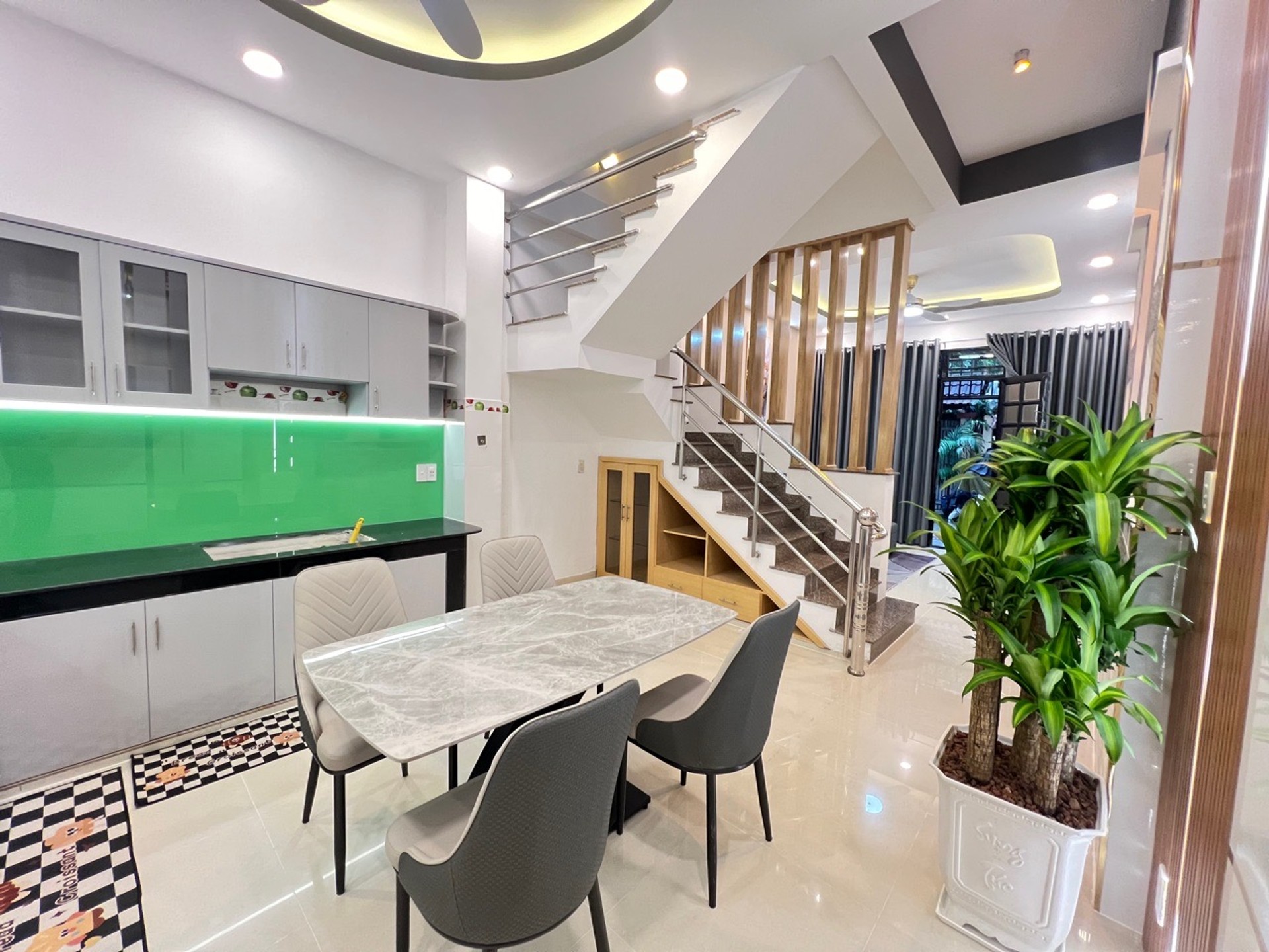 Bán nhà riêng 3 tầng tại phường Âu Dương Lân, diện tích 49.8m2, pháp lý đầy đủ