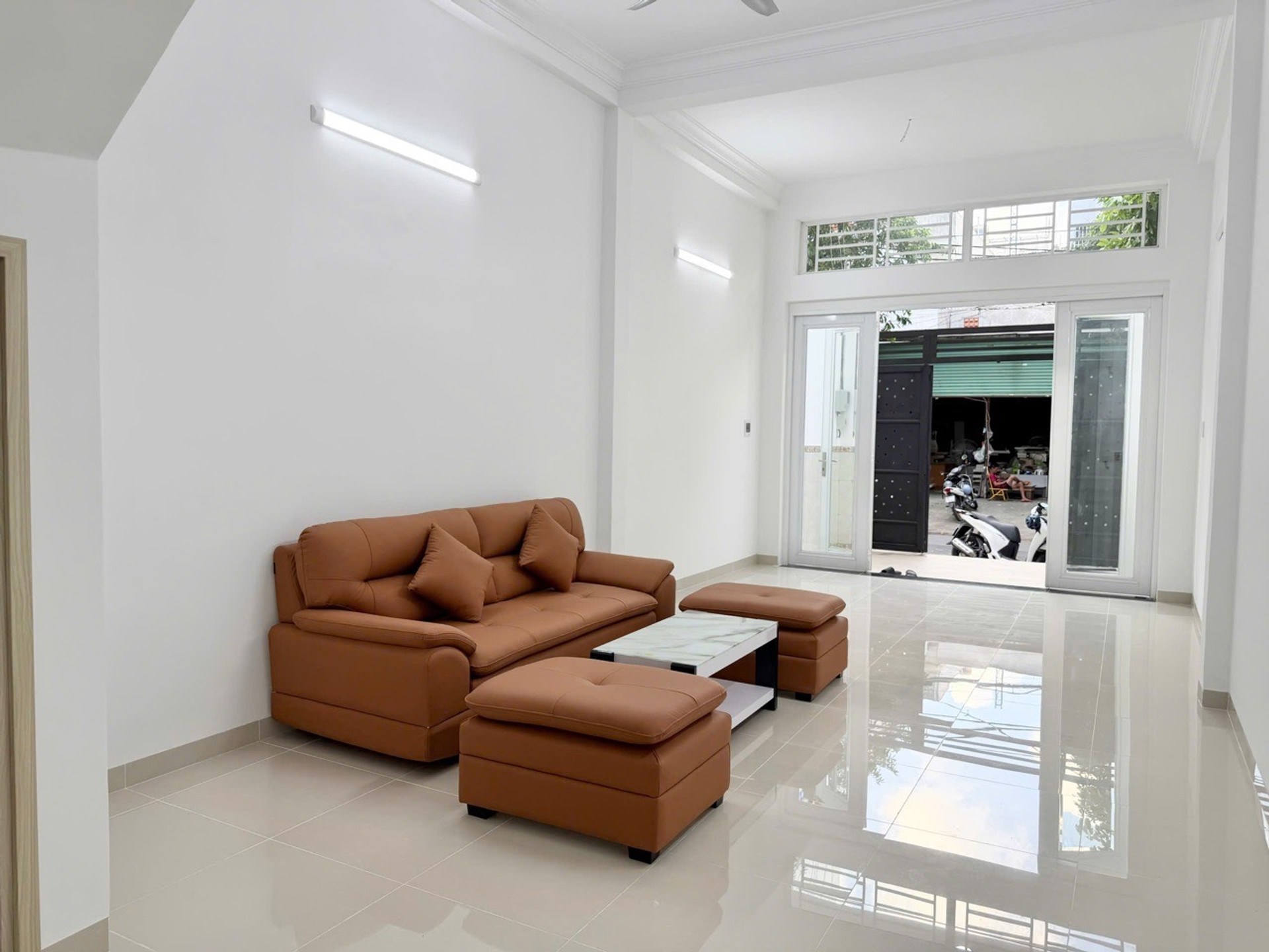 🔥 MẶT TIỀN ĐƯỜNG SỐ – SÁT LÂM VĂN BỀN– CHỈ 14.2 TỶ

🏡 4x19.5m – Trệt + 1 lầu – 2PN