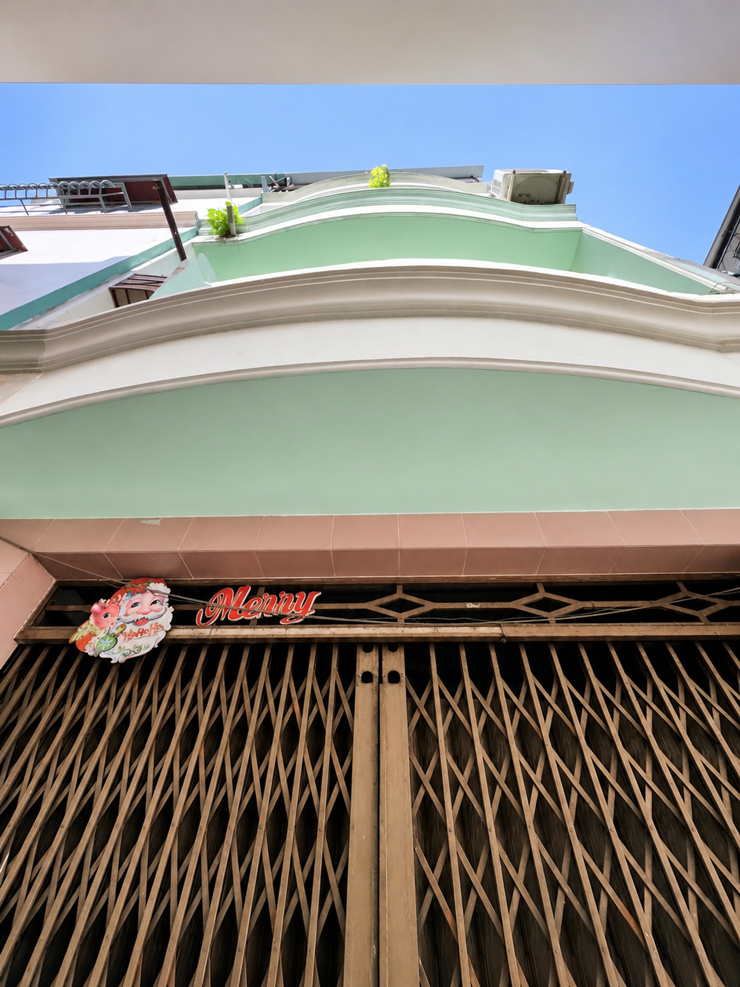Nhà 4 tầng kiên cố giá mềm ngay Hiệp Nhất