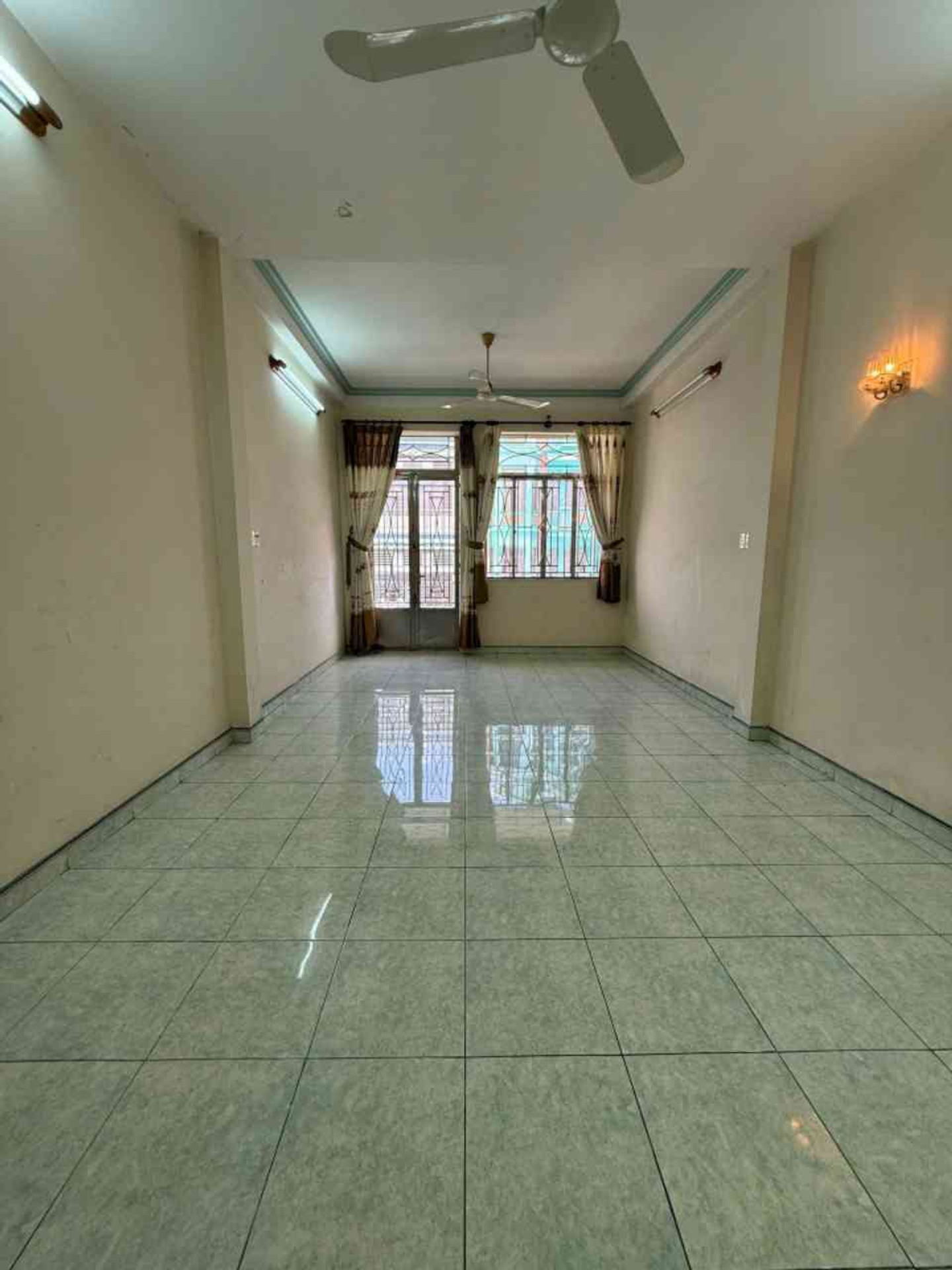 Bán nhà 5 tầng, hẻm xe hơi 8m, khu dân trí cao Tân Bình