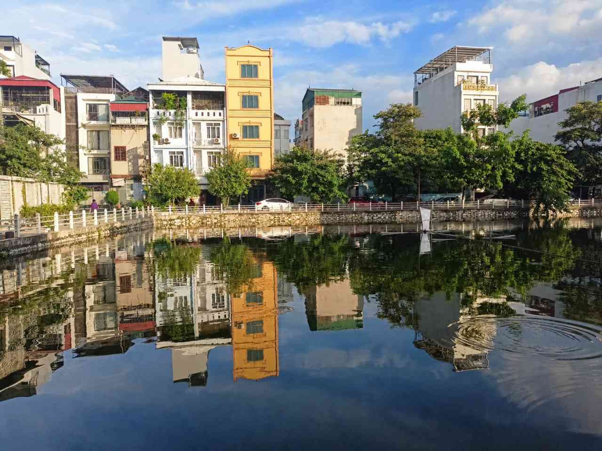 Bán nhà phân lô vỉa hè ô tô tránh view hồ tại Ngọc Thụy quận Long Biên. Bán gấp!