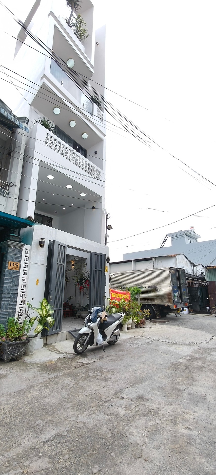 SIÊU PHẨM BÌNH TÂN GIÁP Q6 - HẺM XE TẢI - 5 TẦNG FUN NỘI THẤT NHÀ MỚI