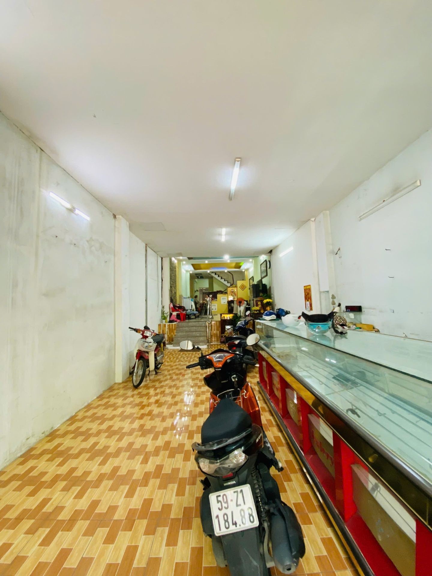 100 NĂM CÓ 1- MẶT TIỀN LÊ VĂN LƯƠNG CHỈ 8,7 TỶ-4TẦNG -4.8X32 -0828686768