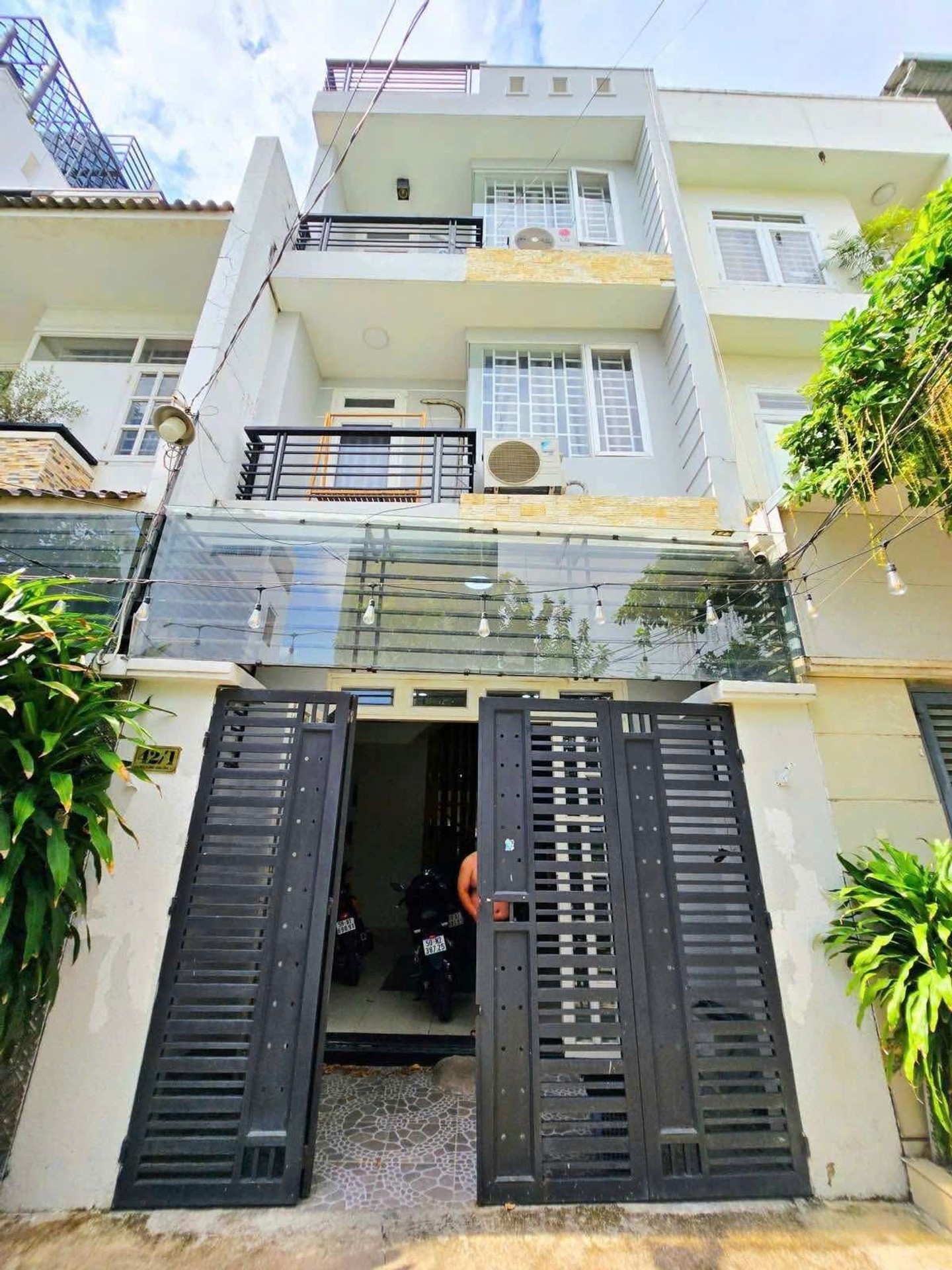 NHÀ ĐẸP QUẬN 2 – ĐỐI DIỆN CÔNG VIÊN – ĐƯỜNG 10M