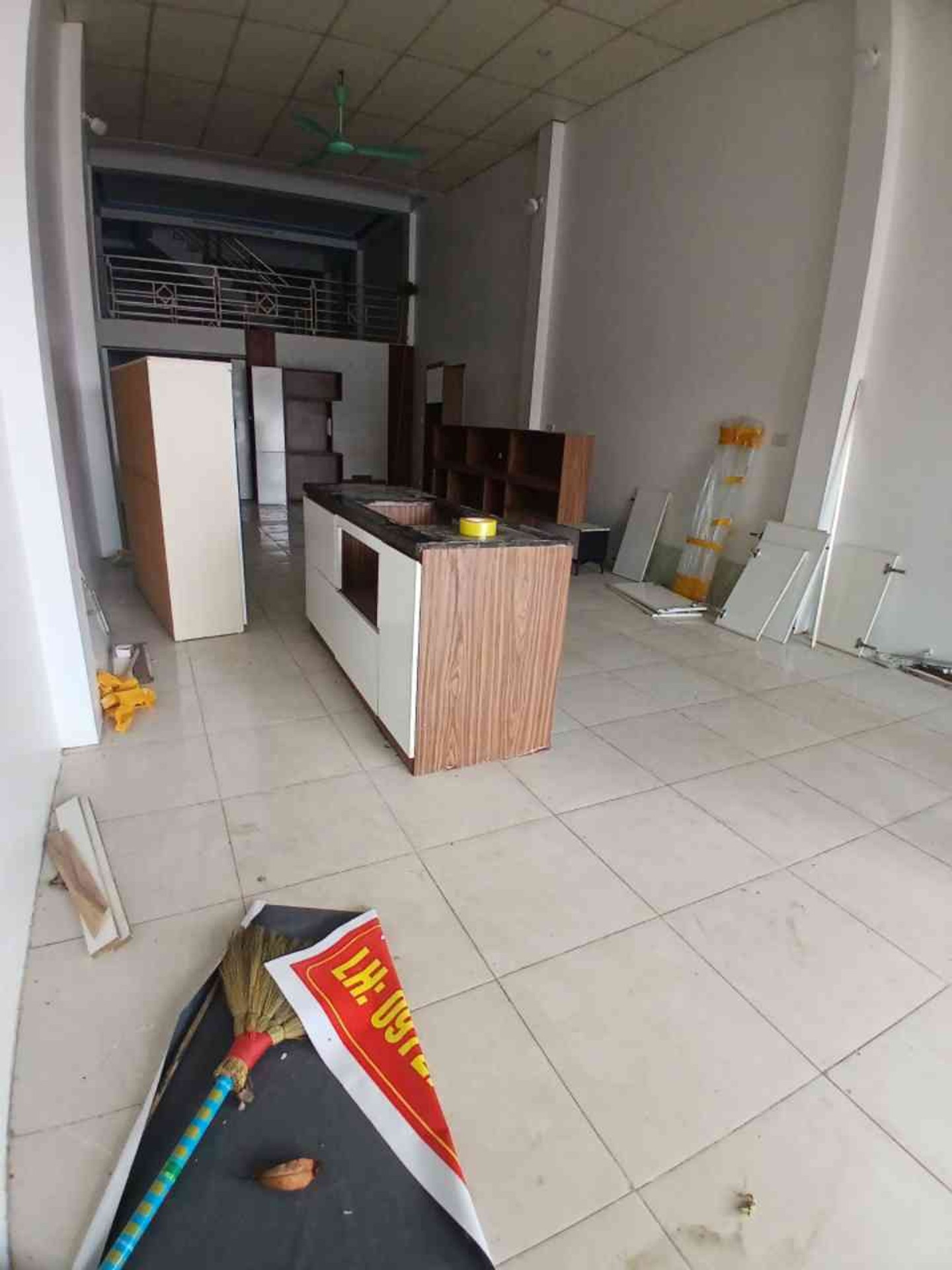 Bán nhà mặt phố 3 tầng tại xã gần Quốc lộ 37, kinh doanh sầm uất