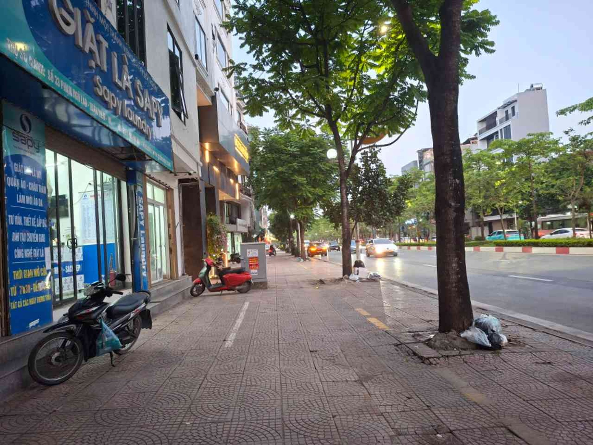 BÁN NHÀ CỔ LINH 97M2- 4 TẦNG MẶT PHỐ - VỈA HÈ ĐÁ BÓNG - KINH DOANH ĐỈNH CAO - 38.5 Tỷ