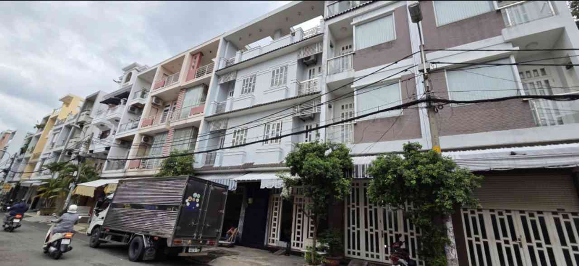 - Vị trí: MTKD phân lô ngay chợ Cây Da Sà, khu VIP Tên Lửa
- Diện tích: 4x18m, đường 10m lề 4m