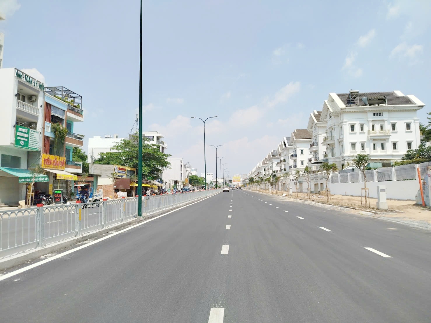 Nhà 4 tầng, 6,6x17,5m. Nở hậu 6,7m. HXH Thông Dương Quảng Hàm, P5, Gò Vấp. Chỉ 11,x tỷ.