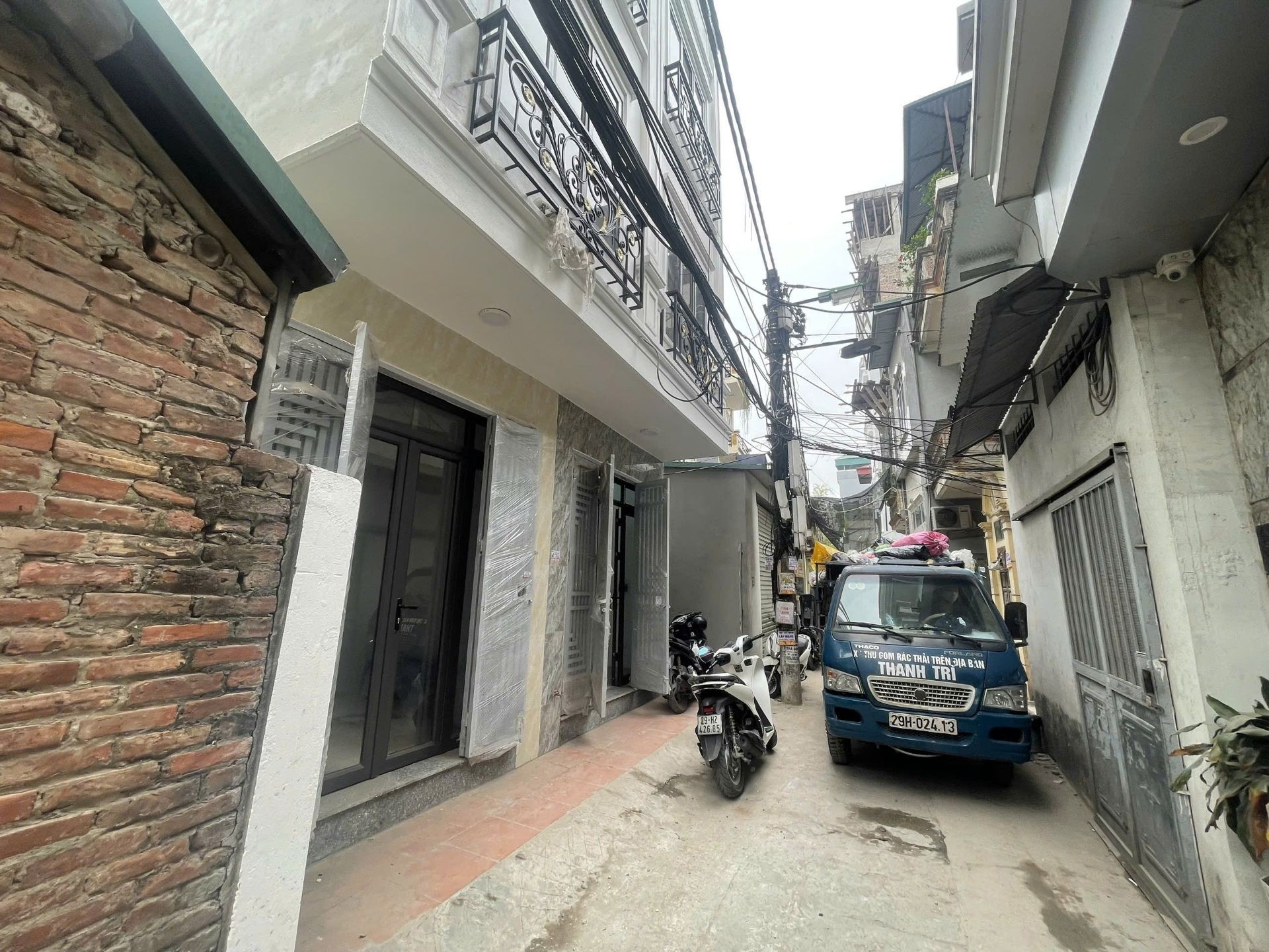 Nhà Đẹp Trung Tâm Văn Điển, Ô Tô Đỗ Cửa, Sẵn Kinh Doanh . Hàng xóm Linh Đàm , gần bến xe nước ngầm
