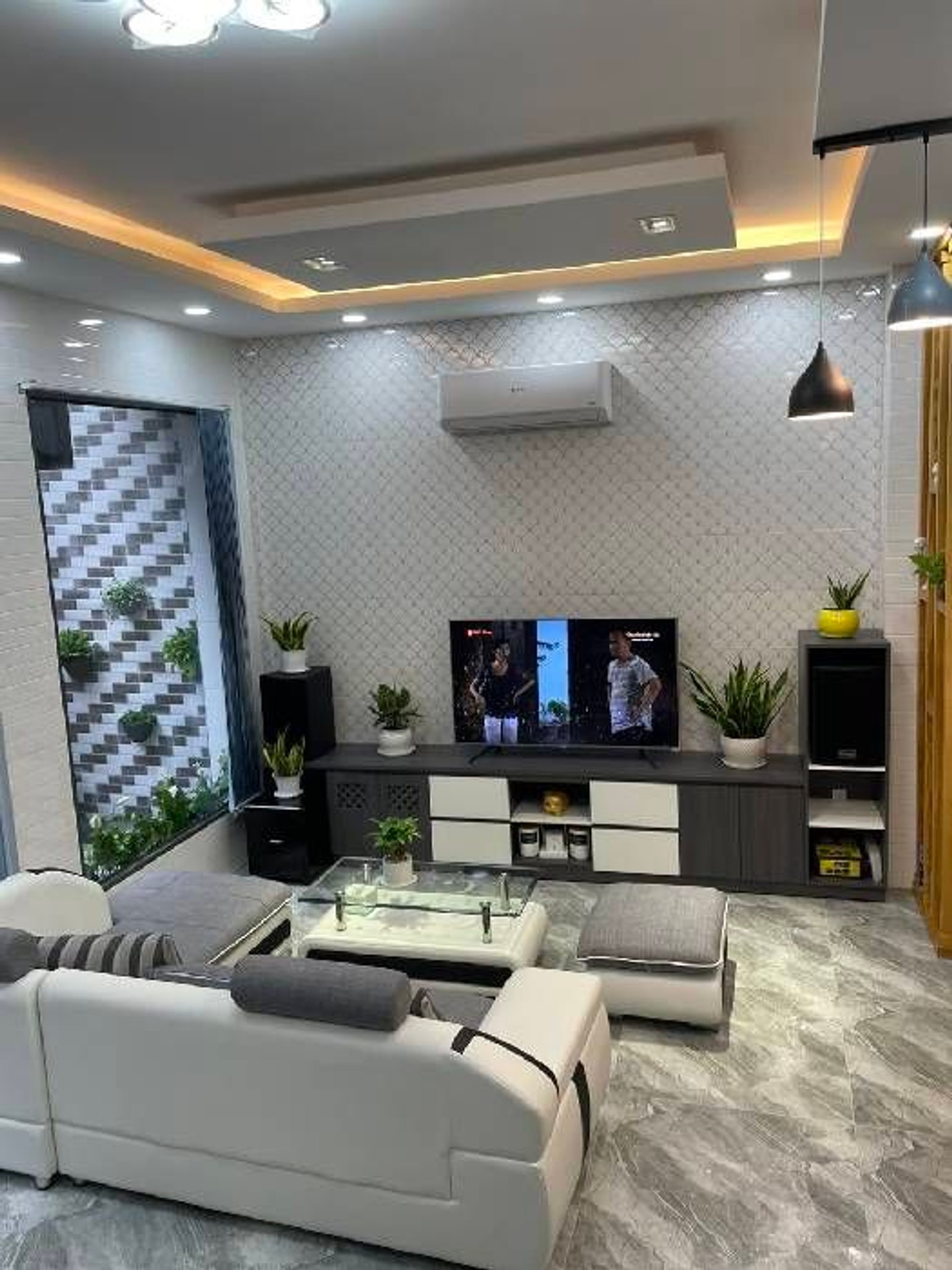 Nhà 4 tầng diện tích 37m2 ở Trường Chinh giá 9.8 tỷ giảm 1 tỷ