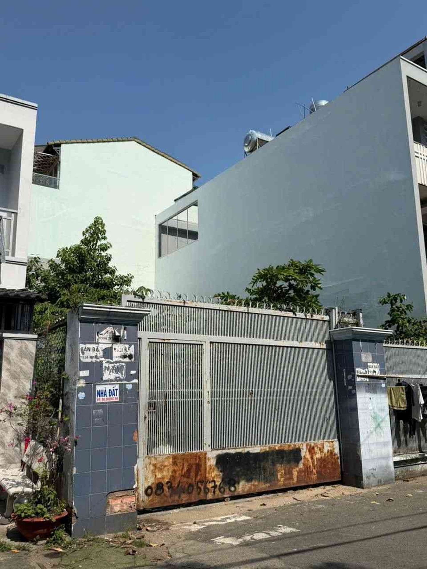 Bán nhà riêng 1 tầng, mặt tiền 9.8m, vị trí đẹp tại Thạch Lam