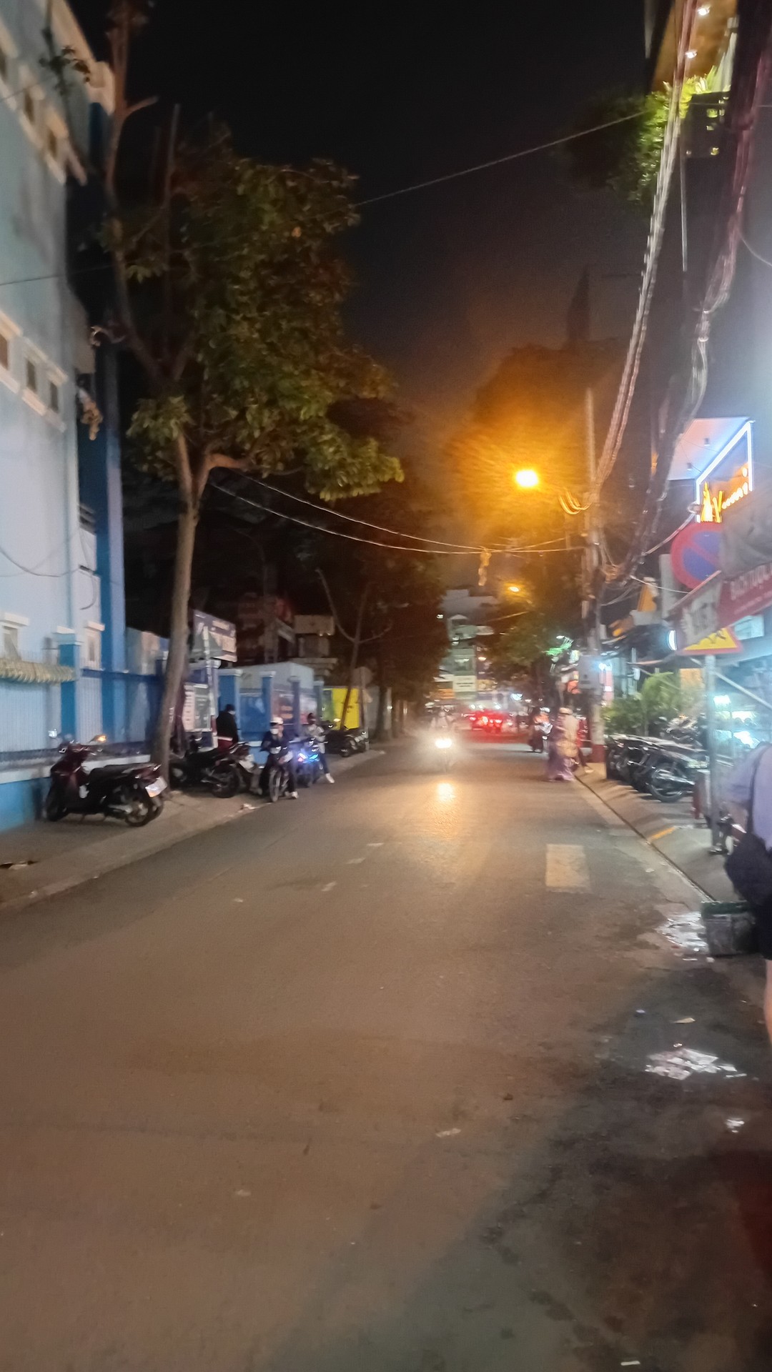Cơ hội sở hữu nhà mặt phố mặt tiền rộng 4.5m tại trung tâm Tân Bình giá chỉ 14.9 tỷ