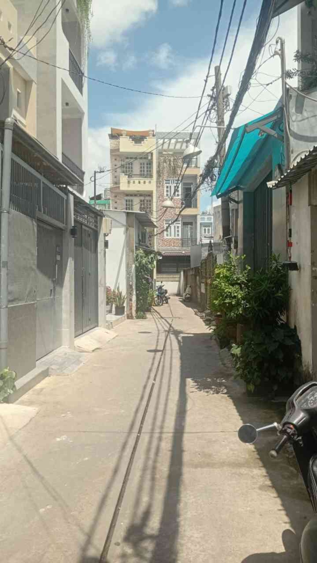 Bán nhà 4 tầng, 3 phòng ngủ tại trung tâm Quận 11 ngay đầm sen chỉ có 5,8tỷ