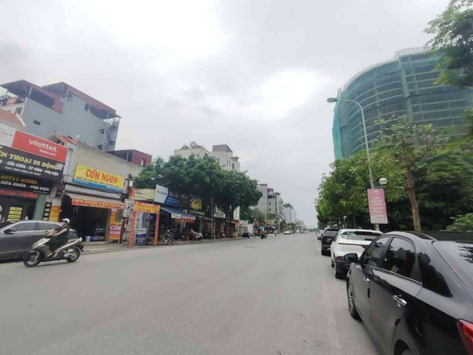 BÁN NHÀ NGUYỄN LAM 35.6M2- 3 TẦNG - MẶT PHỐ KINH DOANH, VIEW VINHOMES RIVERSIDE - 13.5 Tỷ