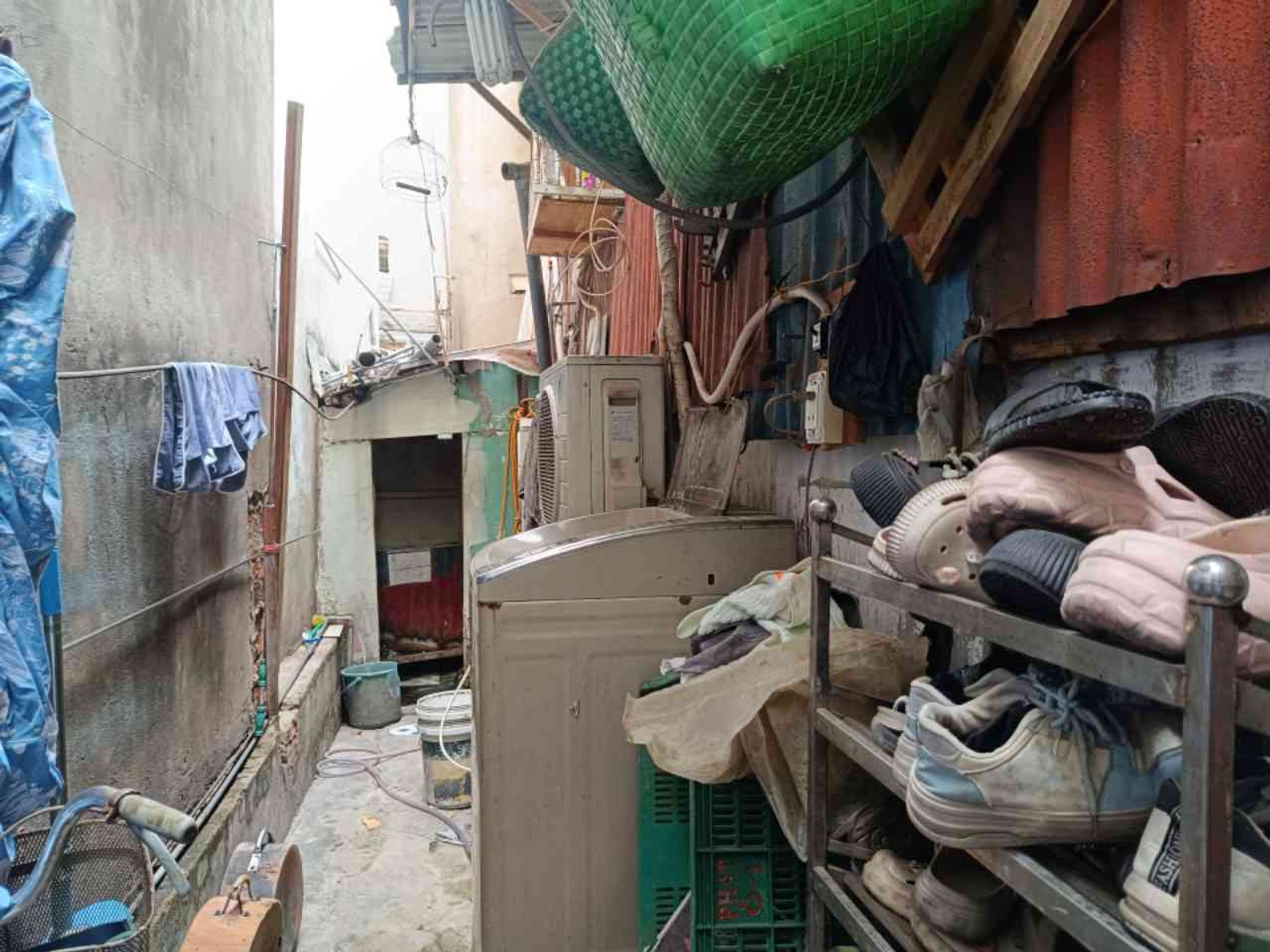 Bán nhà riêng 58m² tại Dương Bá Trạc, thích hợp xây mới, gần hẻm ô tô tránh