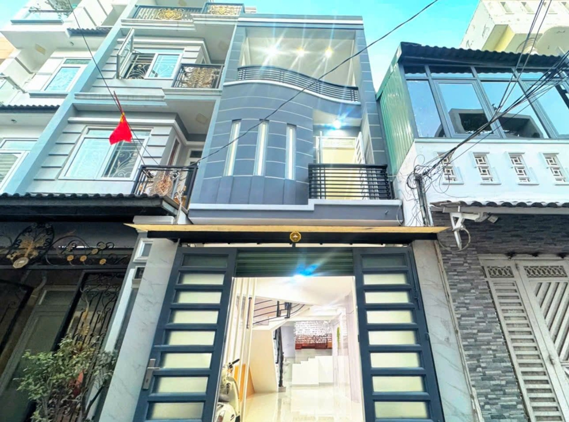 Cơ hội sở hữu nhà phố 3 tầng đường Huỳnh Tấn Phát, Quận 7 với giá tốt hôm nay