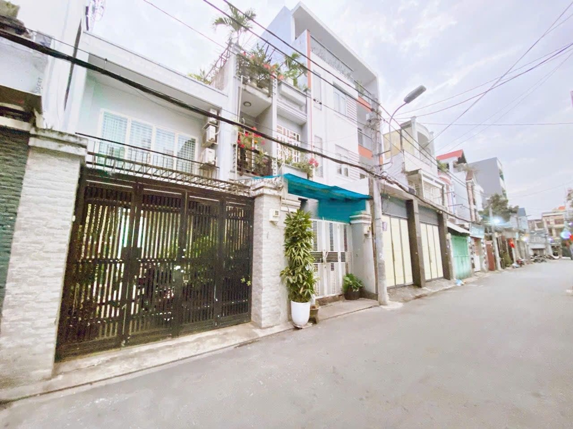 Bán nhà 2 tầng 3PN tại Bàu Cát, mặt tiền kinh doanh, giá 15.8 tỷ