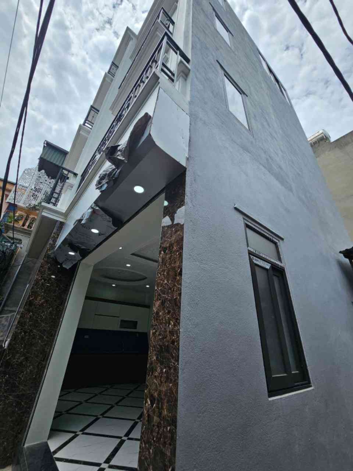 🏡 BÁN NHÀ TỨ HIỆP – 46M² x 5 TẦNG
📍 Vị trí đẹp, gần Trường Tiểu học & THCS Tứ Hiệp, tiện đưa đón