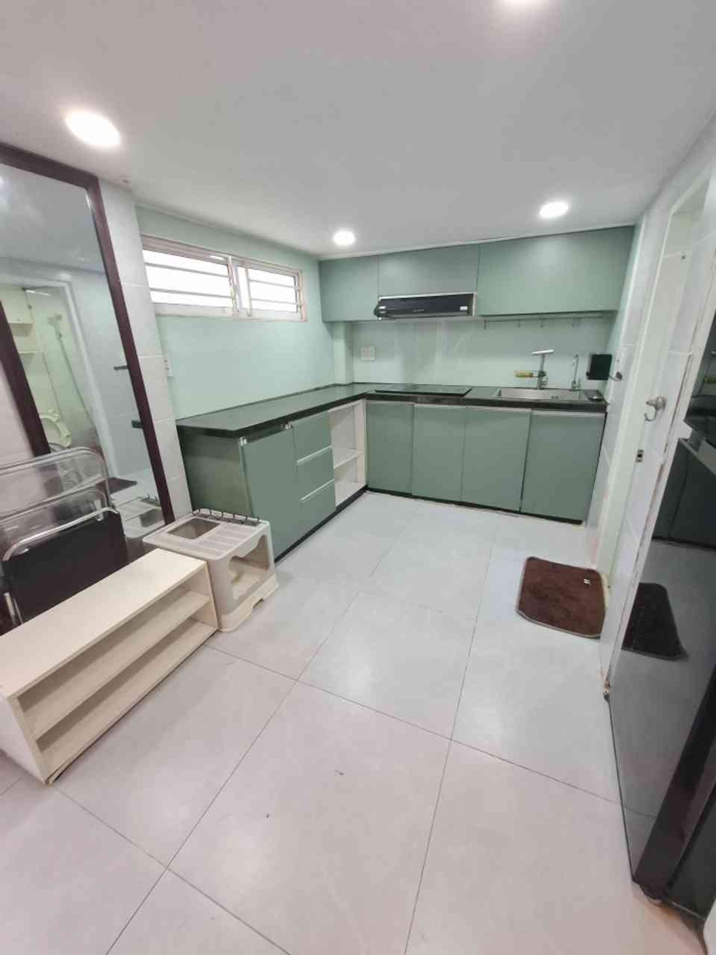 Bán nhà 3 tầng, 2PN, 2WC tại quận trung tâm, giá 3.95 tỷ