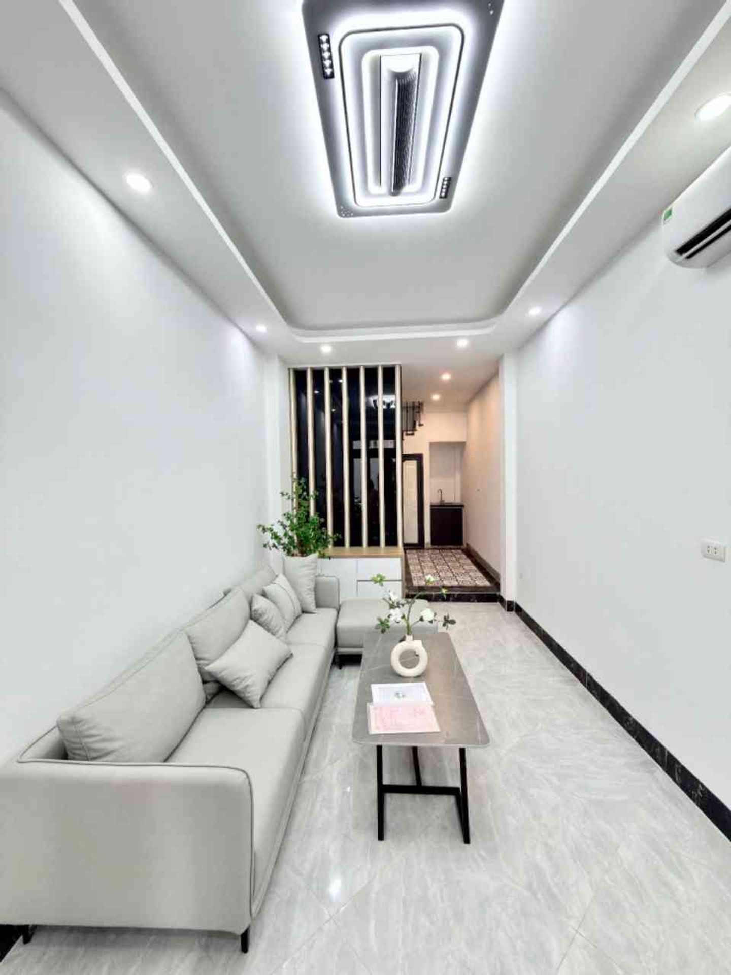 - Hai Bà Trưng,11 Tỷ , 34m², có thang máy