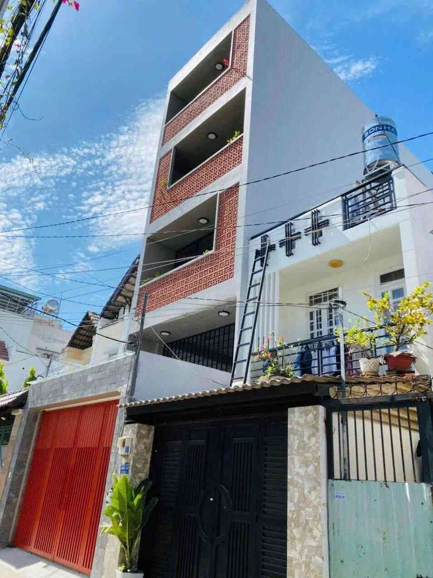 Bán nhà riêng 6 tầng 97m2, pháp lý rõ tại quận trung tâm