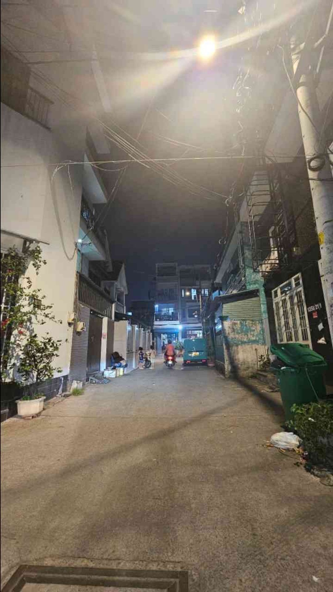 Nhà 5 tầng tiện nghi, hiếm quận Quang Trung, giá trên 9 tỷ