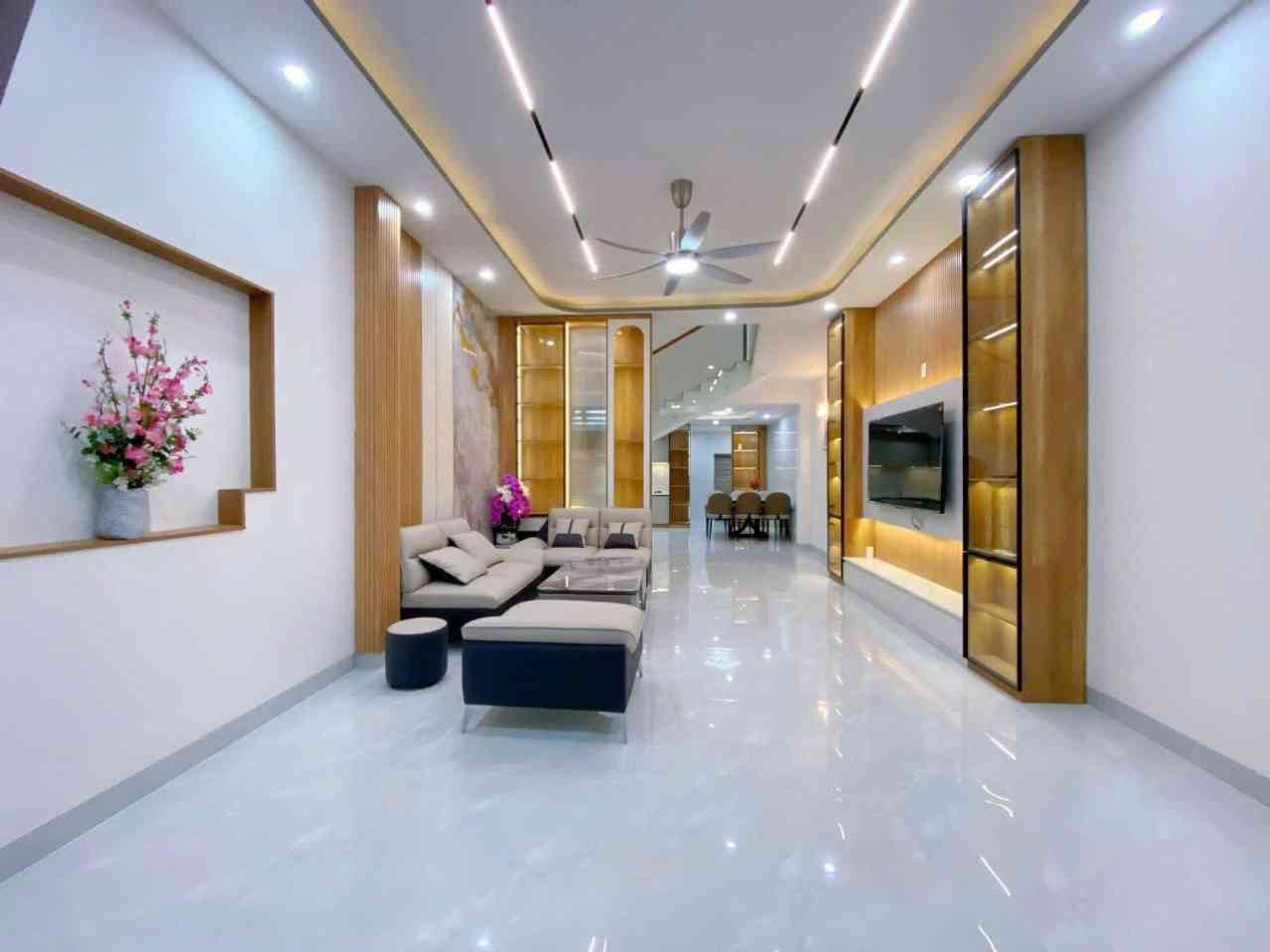 🏡 NHÀ 3 TẦNG HIỆN ĐẠI – HÒA MINH 7 – CHỈ CÁCH BIỂN KHOẢNG 300M 🌊