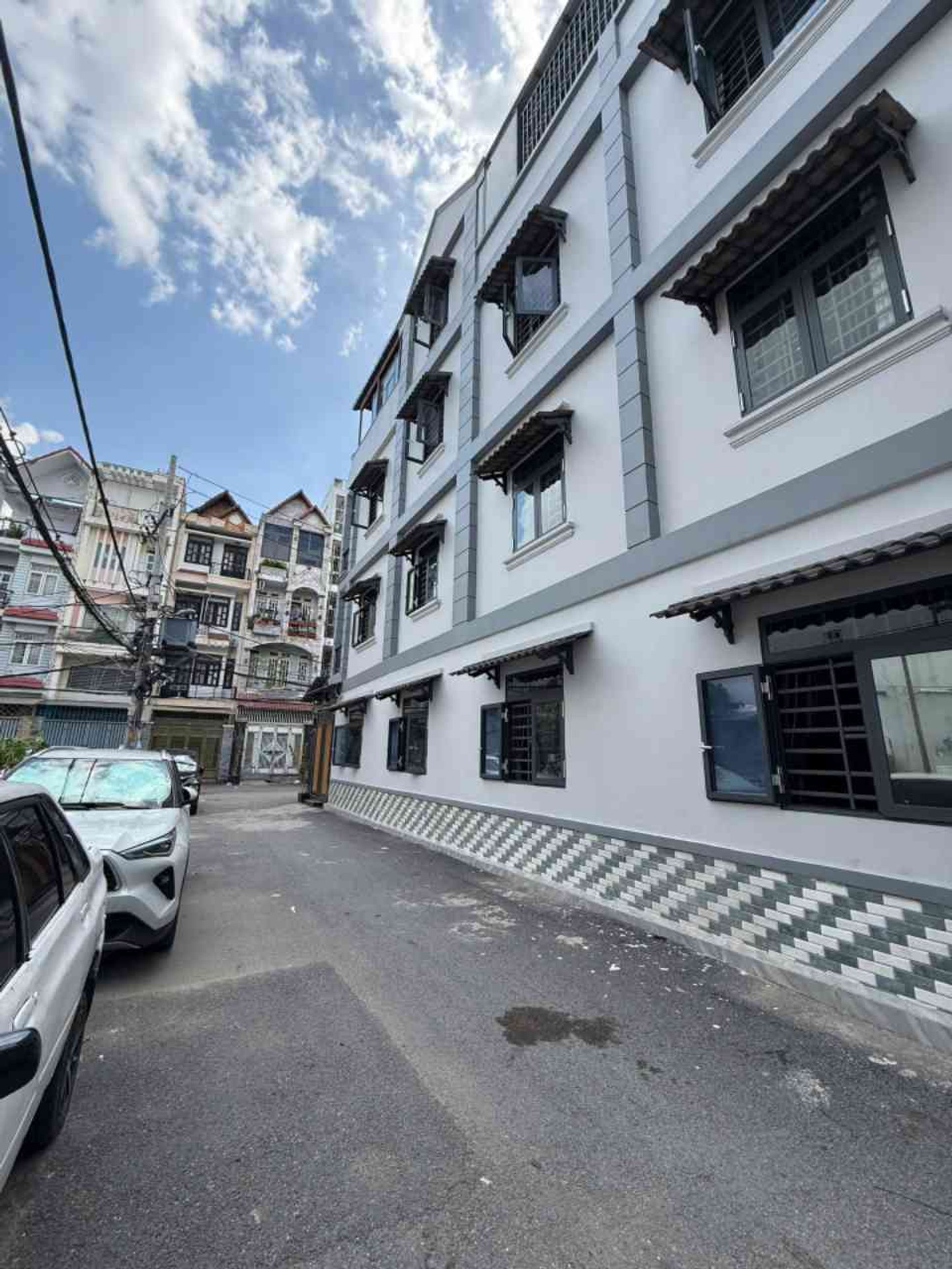 Nhà lô góc 2 mặt hẻm xe hơi, Kinh doanh cực đỉnh tại Quang Trung