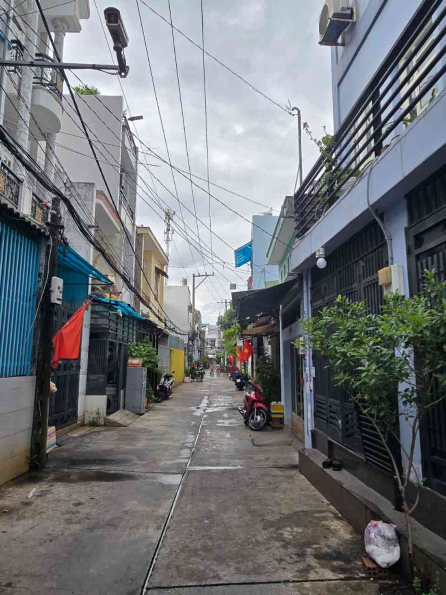Bán nhà 3 tầng 2 phòng ngủ tại Bình Tân, hẻm xe tải 5m
