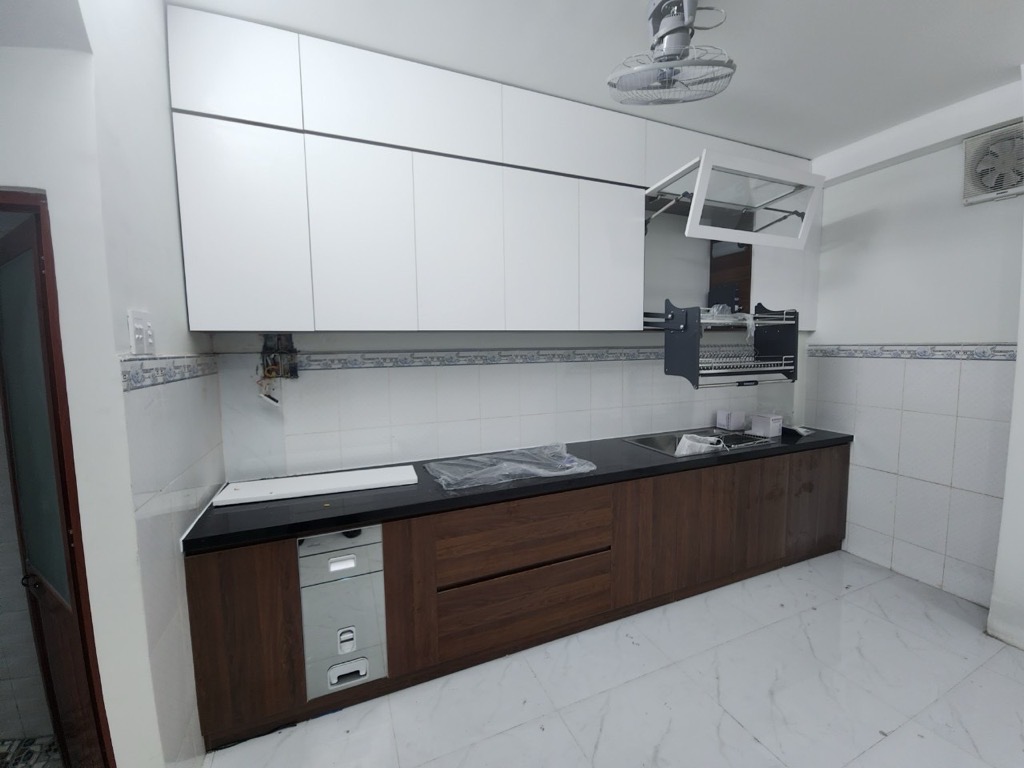 Bán nhà 3 tầng 40m2 hẻm xe hơi né nhau tại Tân Bình