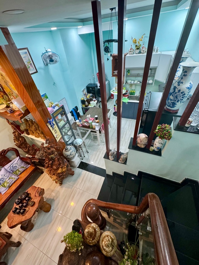 Bán nhà 2 tầng mới, gần bờ kè Hoàng Sa, Tân Bình
