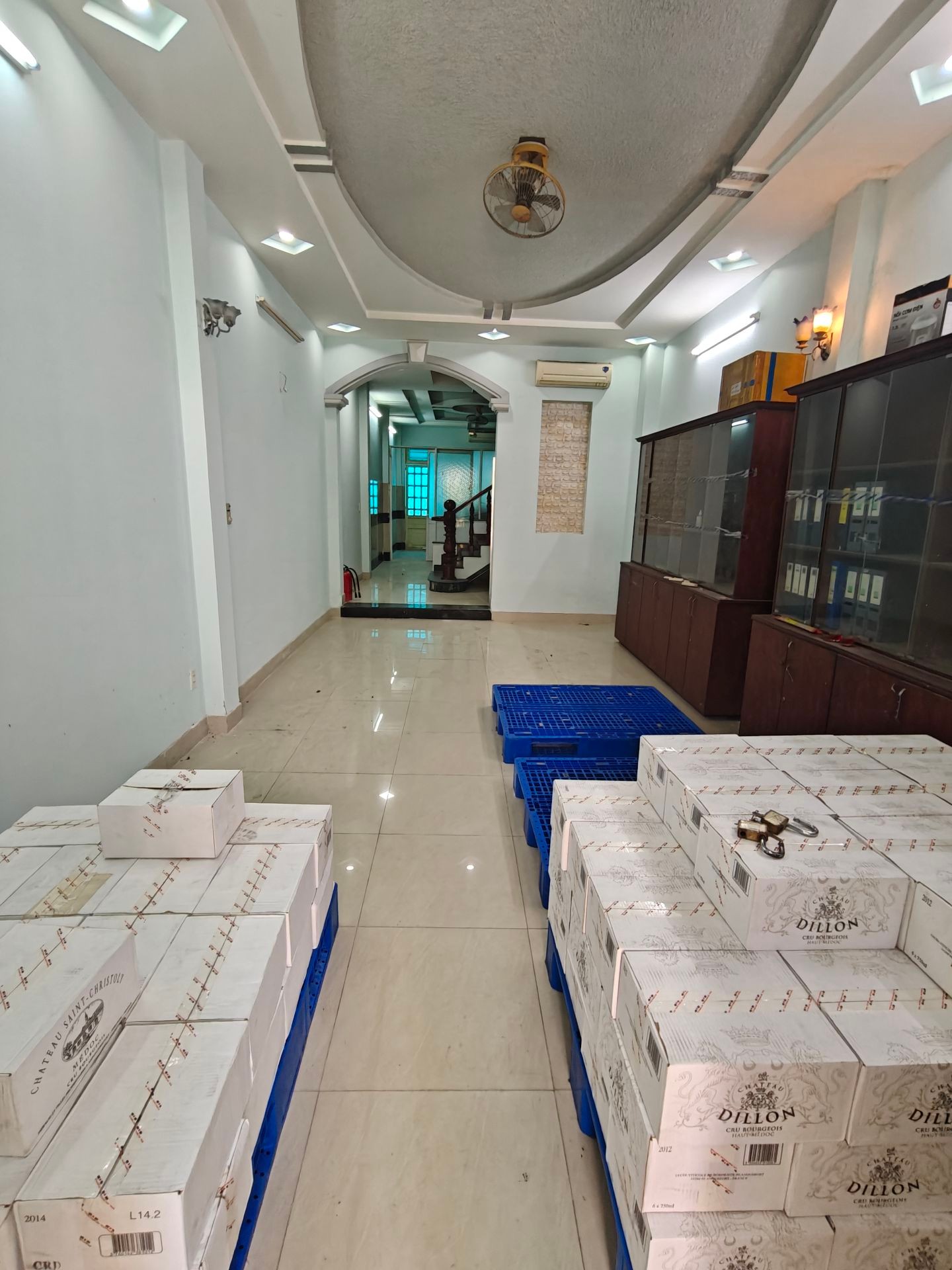 SIÊU PHẨM TÊN LỬA MẶT TIỀN ĐƯỜNG KHU PHÂN LÔ THÔNG BÀN CỜ 4 TẦNG 80M2 CÓ LỀ ĐƯỜNG 3M KẾ AEON CHỈ