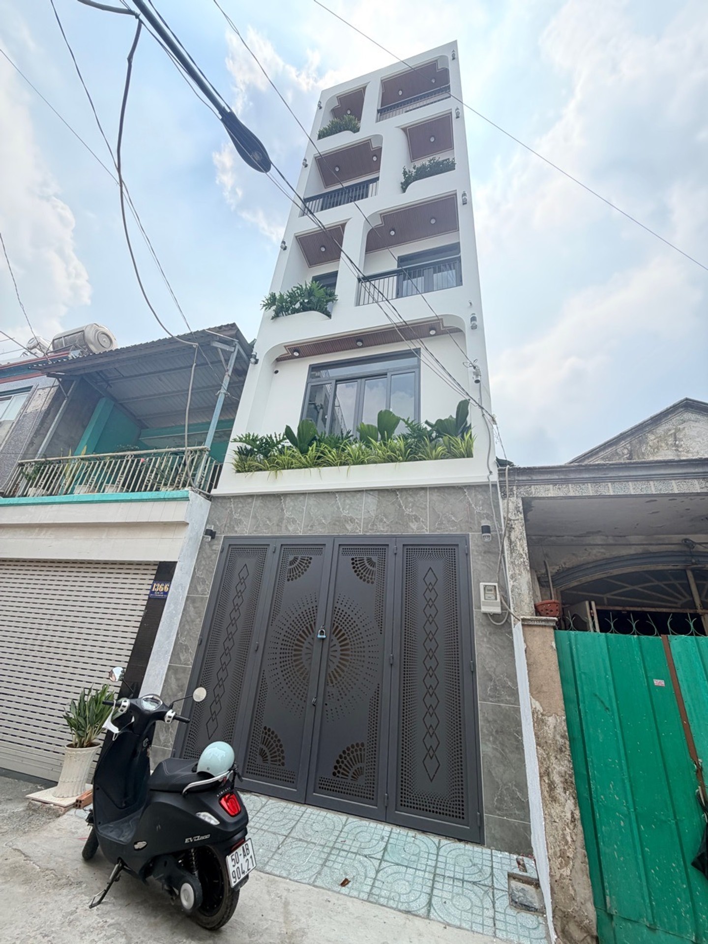 Nhà Phố Sang Trọng Tại Trung Mỹ Tây Quận 12