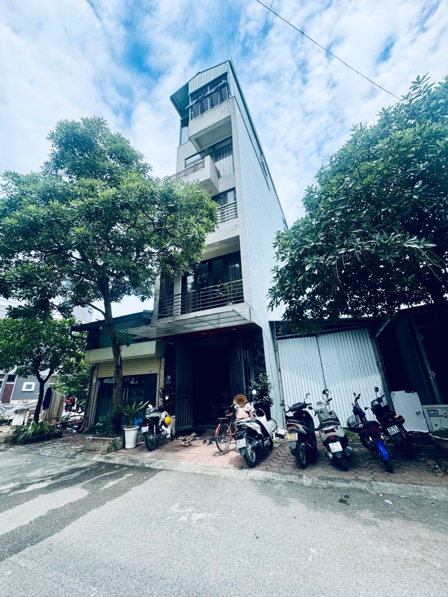 bán nhà tái định cư trâu quỳ sát công viên gia lâm
