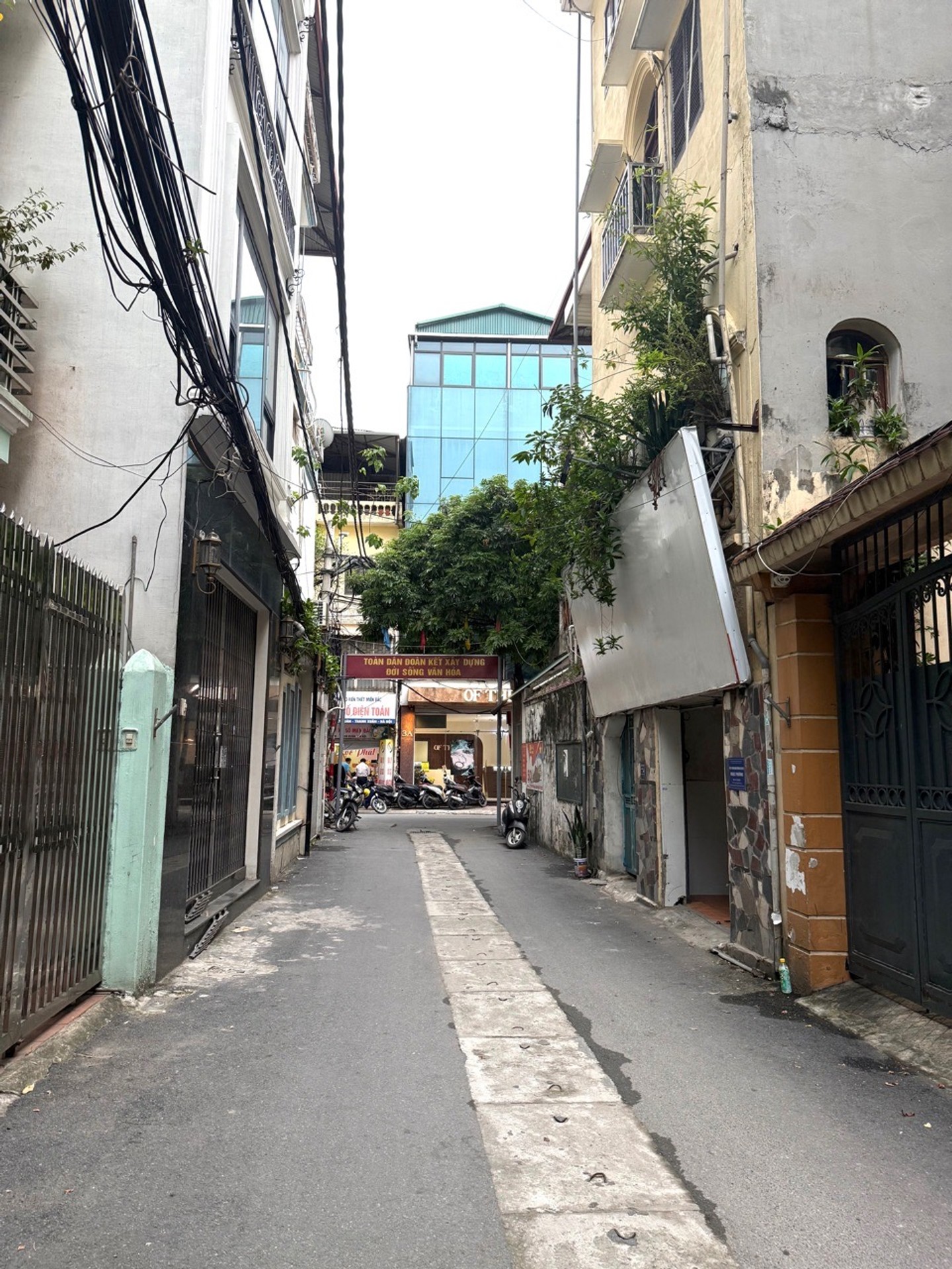 Bán nhà Phố Nguyễn Viết Xuân, diện tích 74.8 m², 4 tầng ô tô đỗ cửa