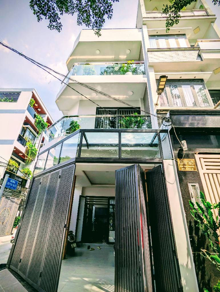 Bán nhà 4 tầng căn góc khu The Sun, Đào Tông Nguyên, mặt tiền 4.5m