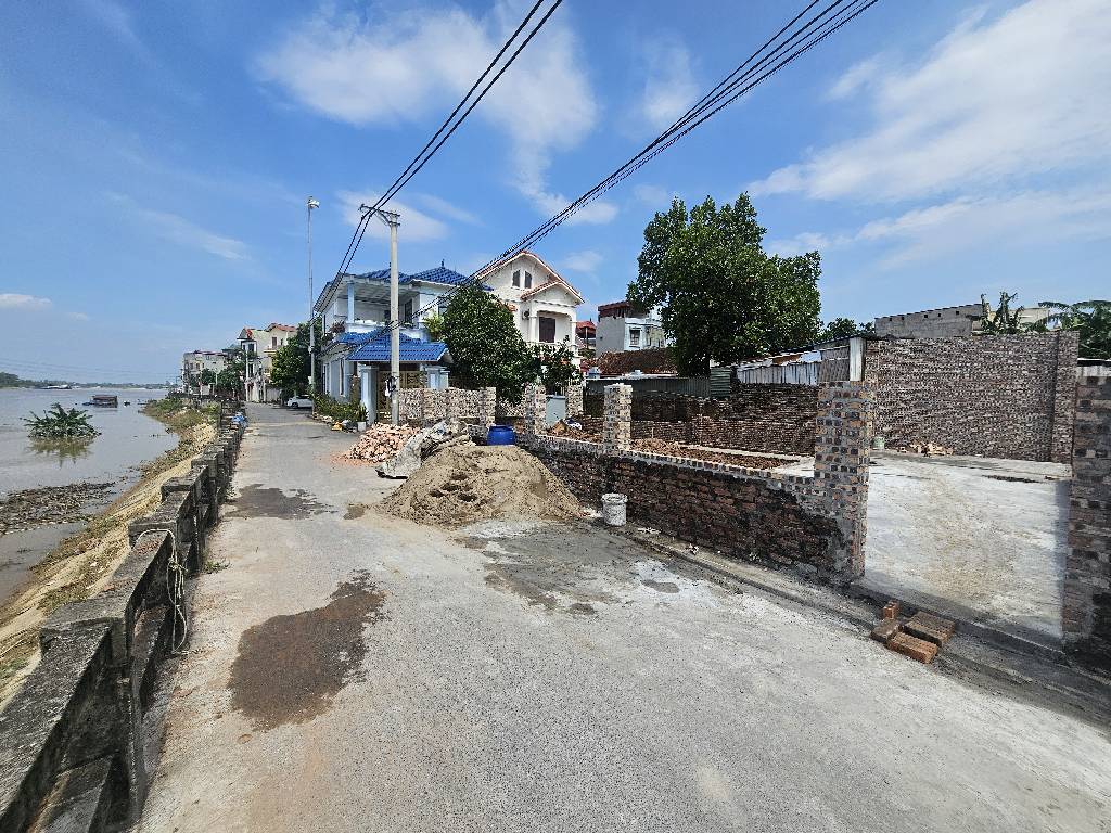 Thôn Hạ Dương Hà - Biệt thự ven sông , ngắm trọn sông đuống , lô góc , nở hậu , thông số đẹp