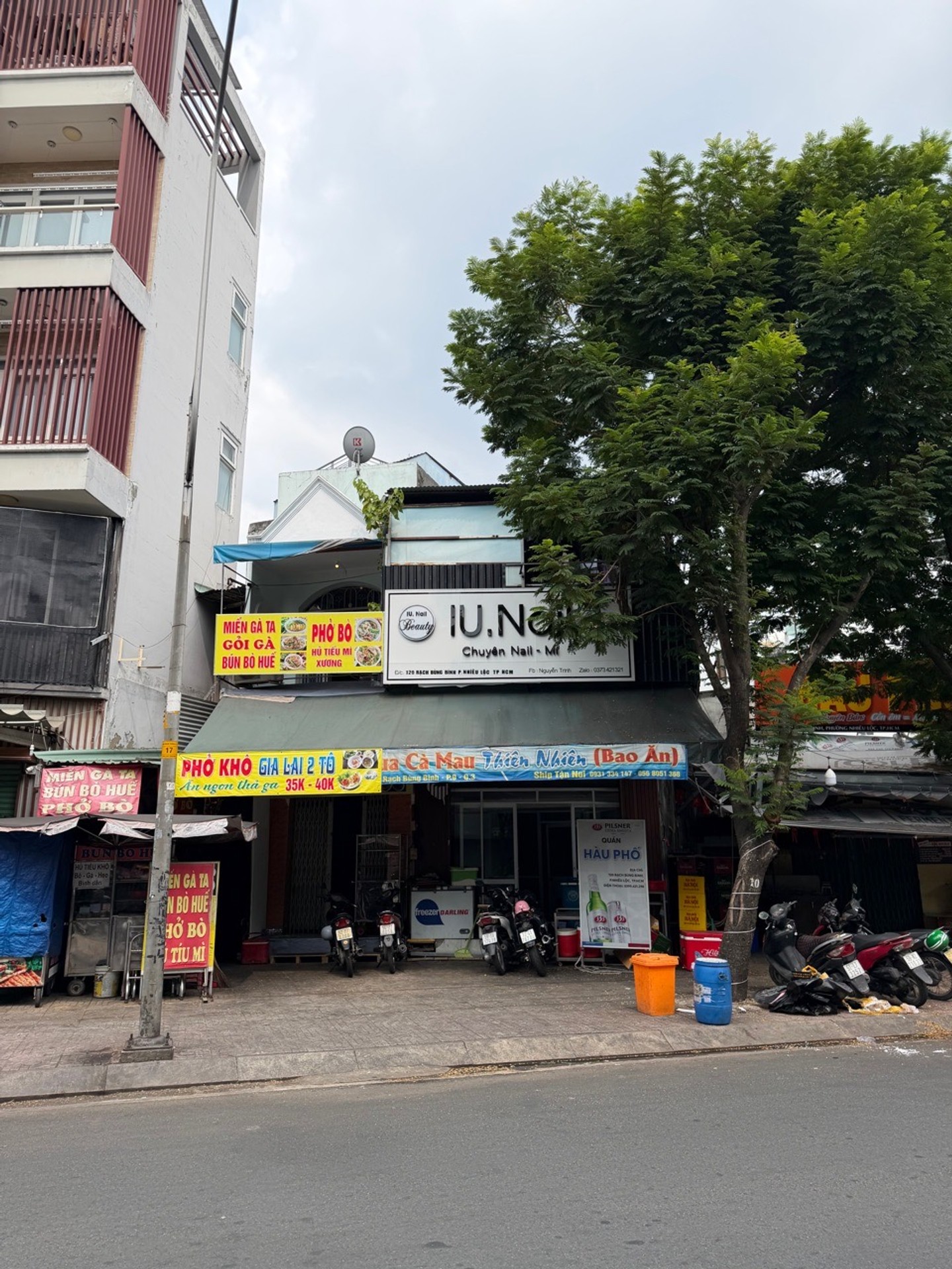 Nhà phố 3 tầng hiện đại, mặt tiền rộng trung tâm thành phố